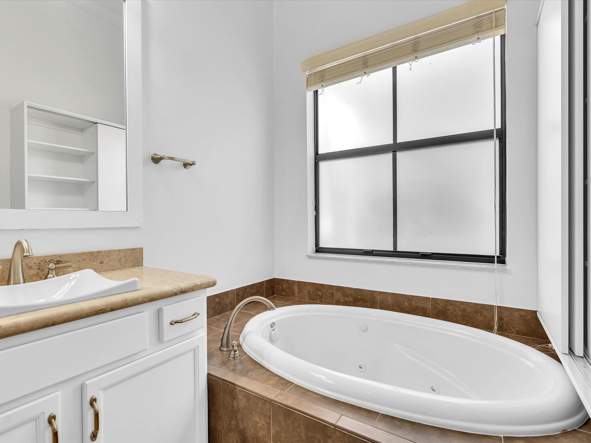 2680 NW 84TH, Cooper City FL 33024