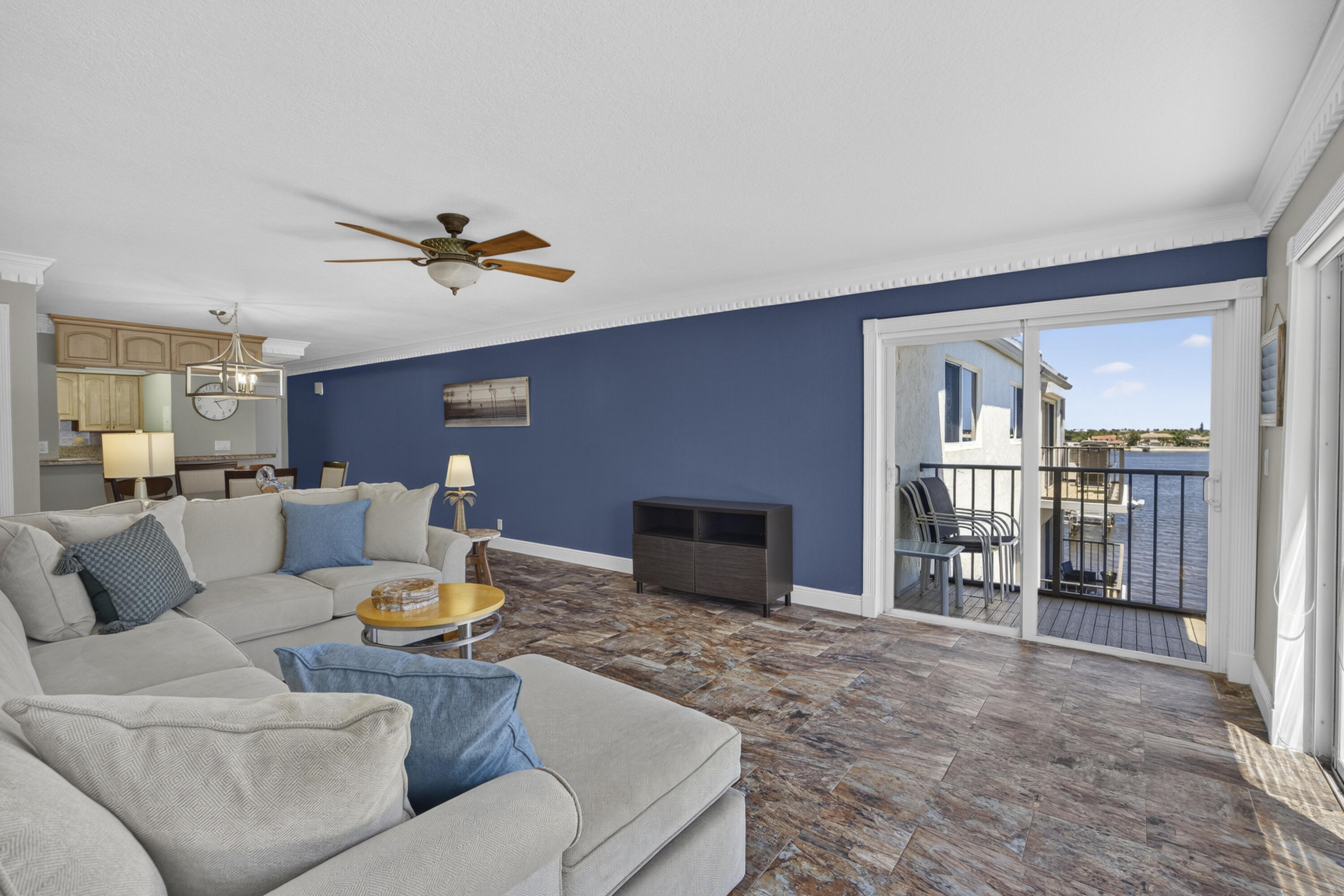 1206 S LAKE #504, Lantana FL 33462