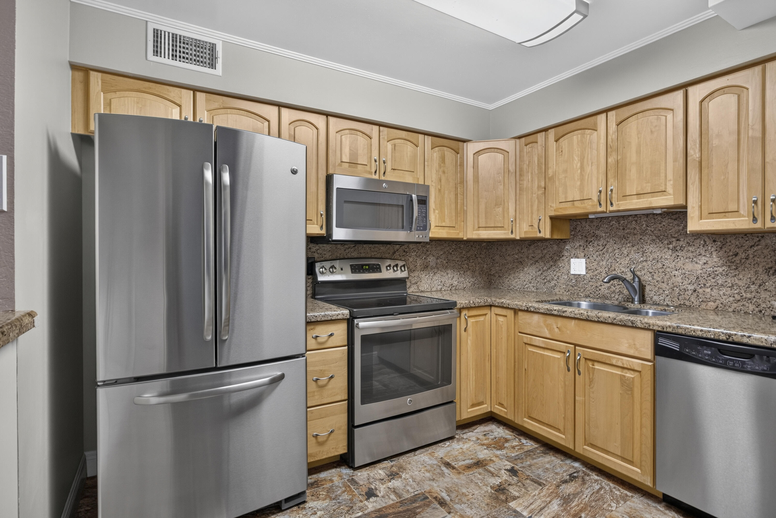 1206 S LAKE #504, Lantana FL 33462