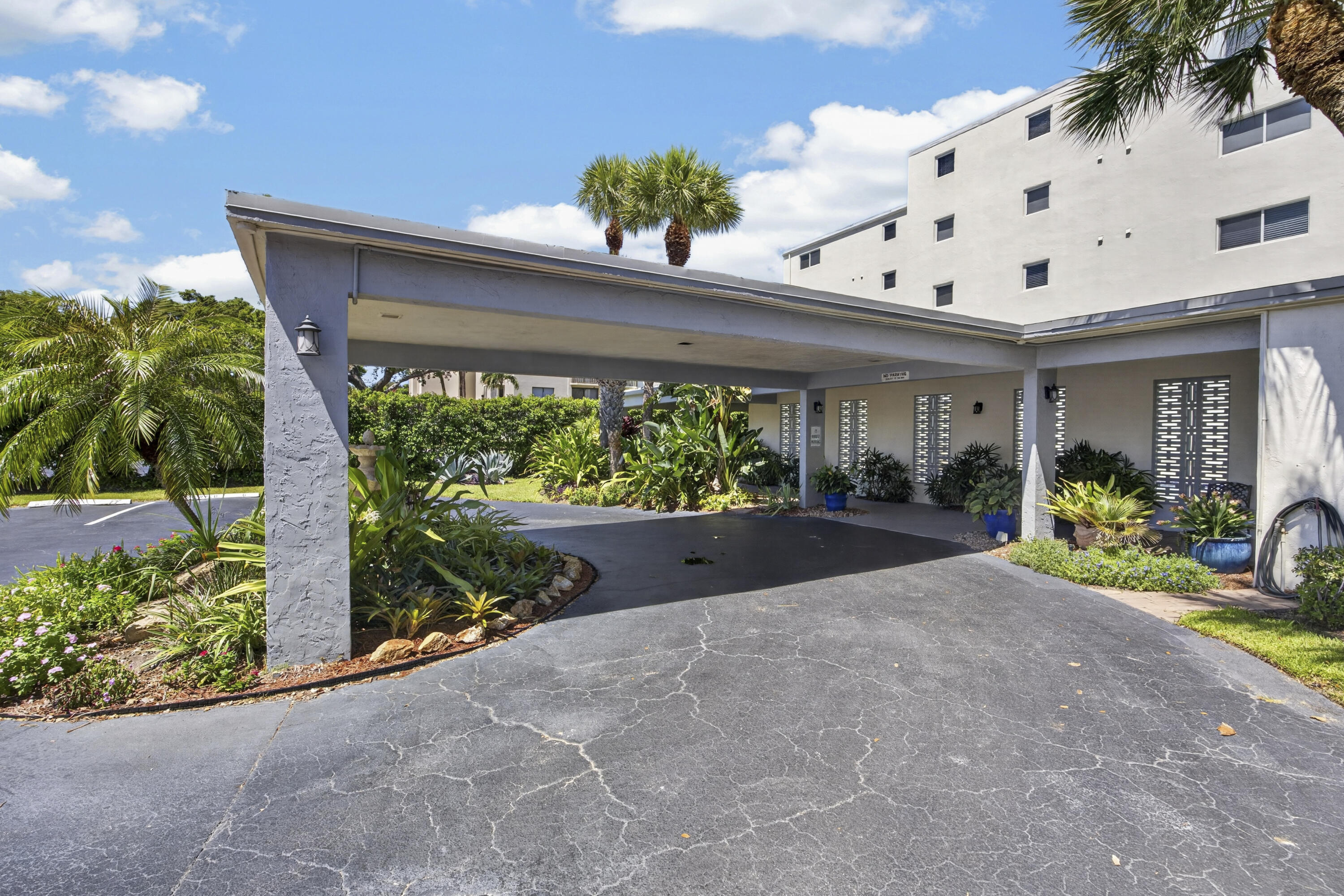 1206 S LAKE #504, Lantana FL 33462