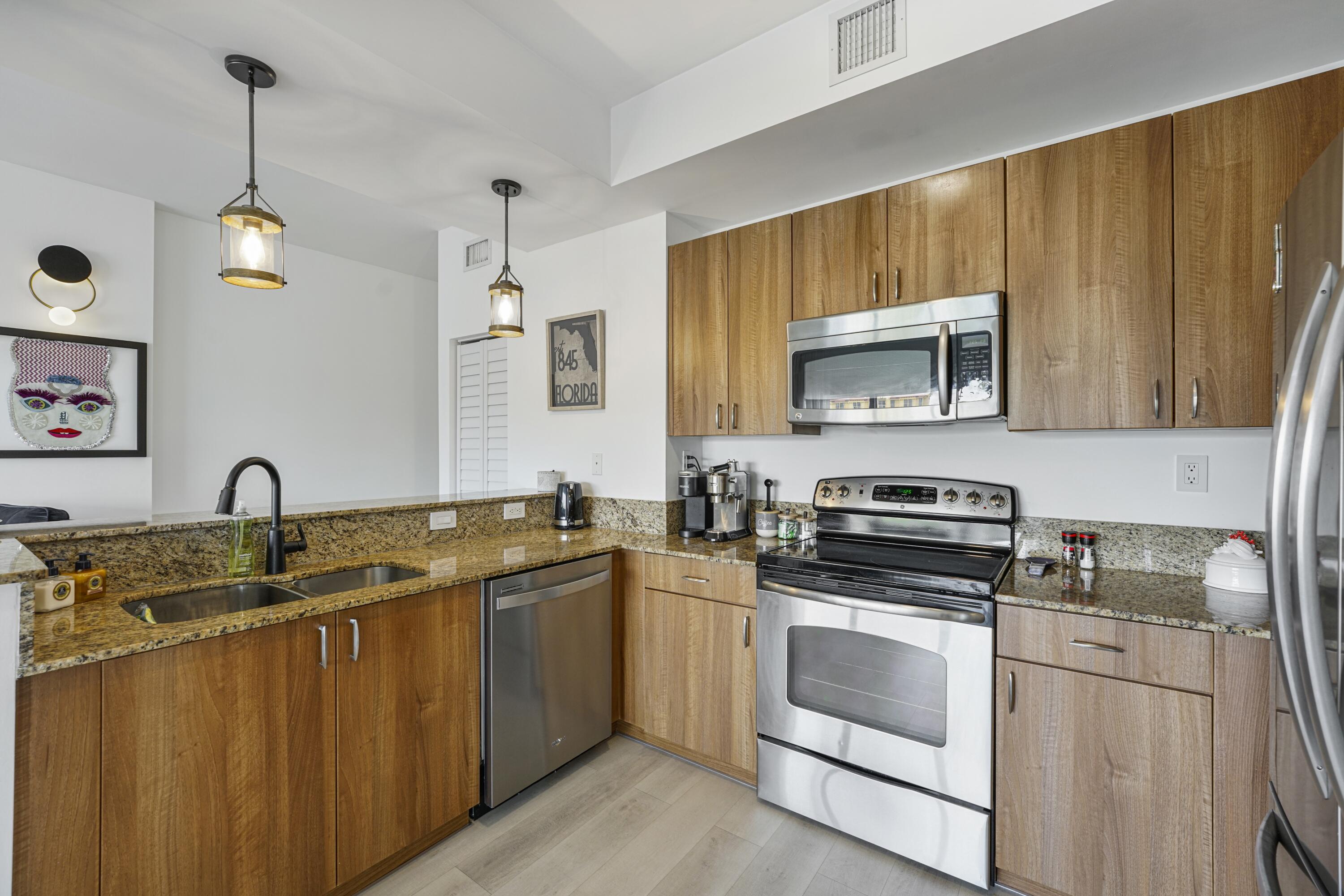 1931 NE 2nd #301, Deerfield Beach FL 33441
