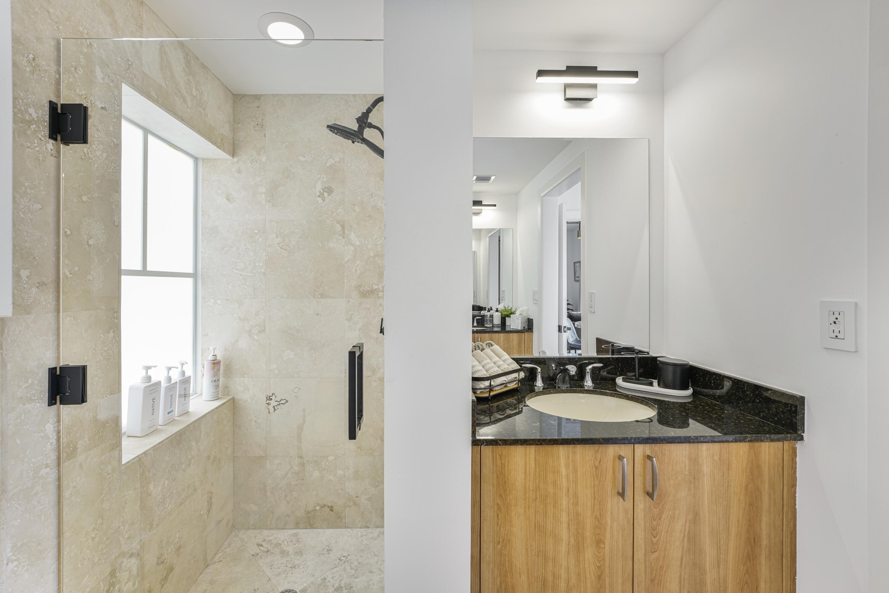 1931 NE 2nd #301, Deerfield Beach FL 33441