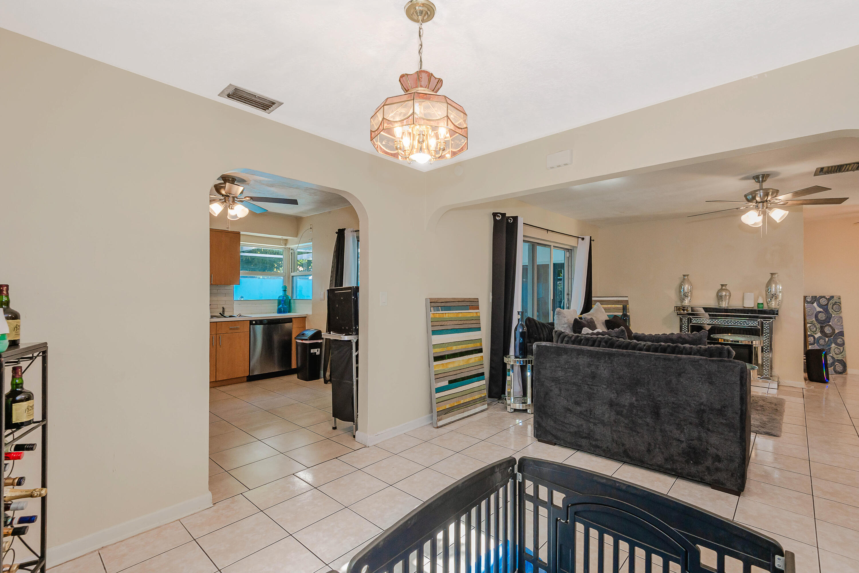 3611 NW 40TH, Lauderdale Lakes FL 33309