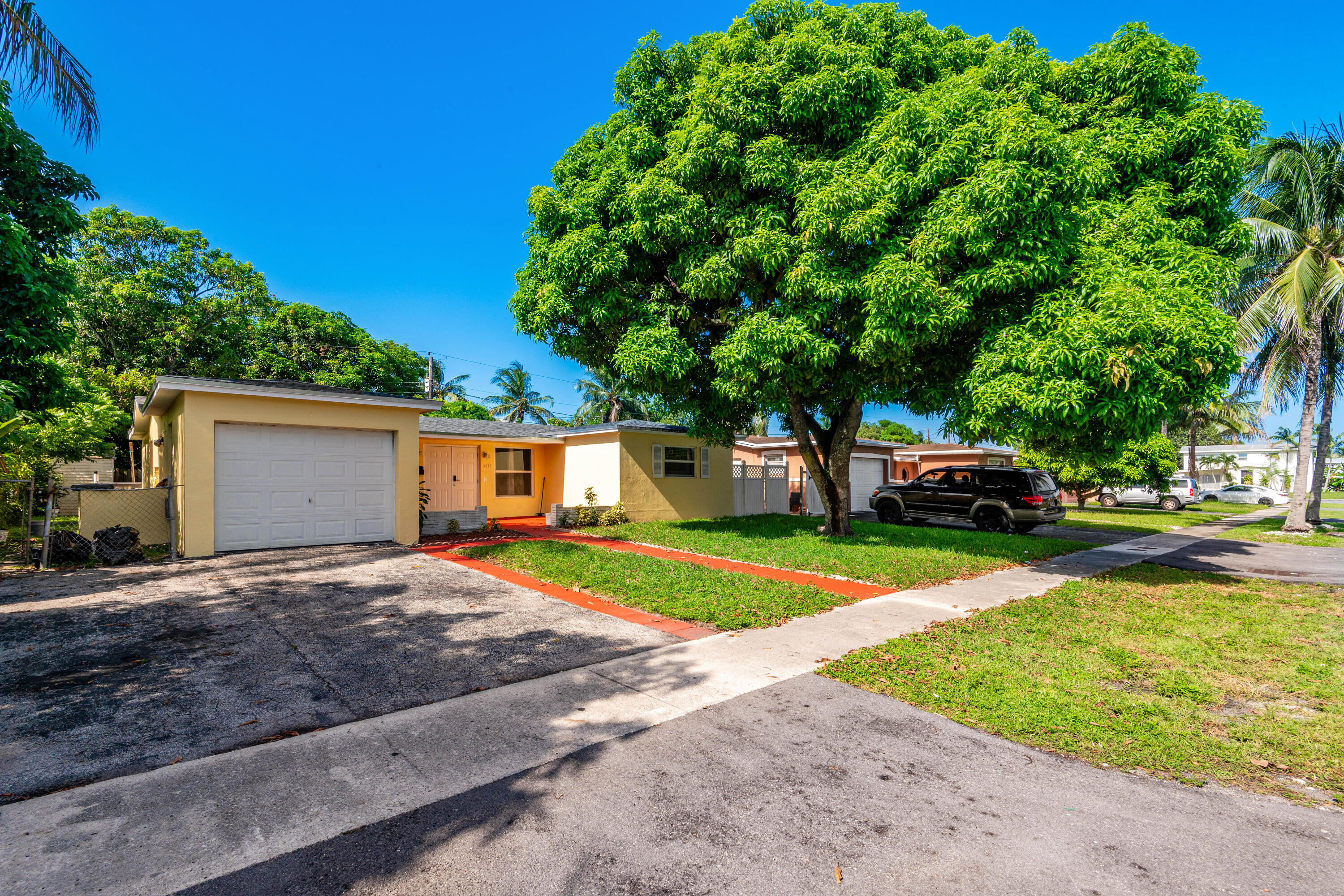 3611 NW 40TH, Lauderdale Lakes FL 33309
