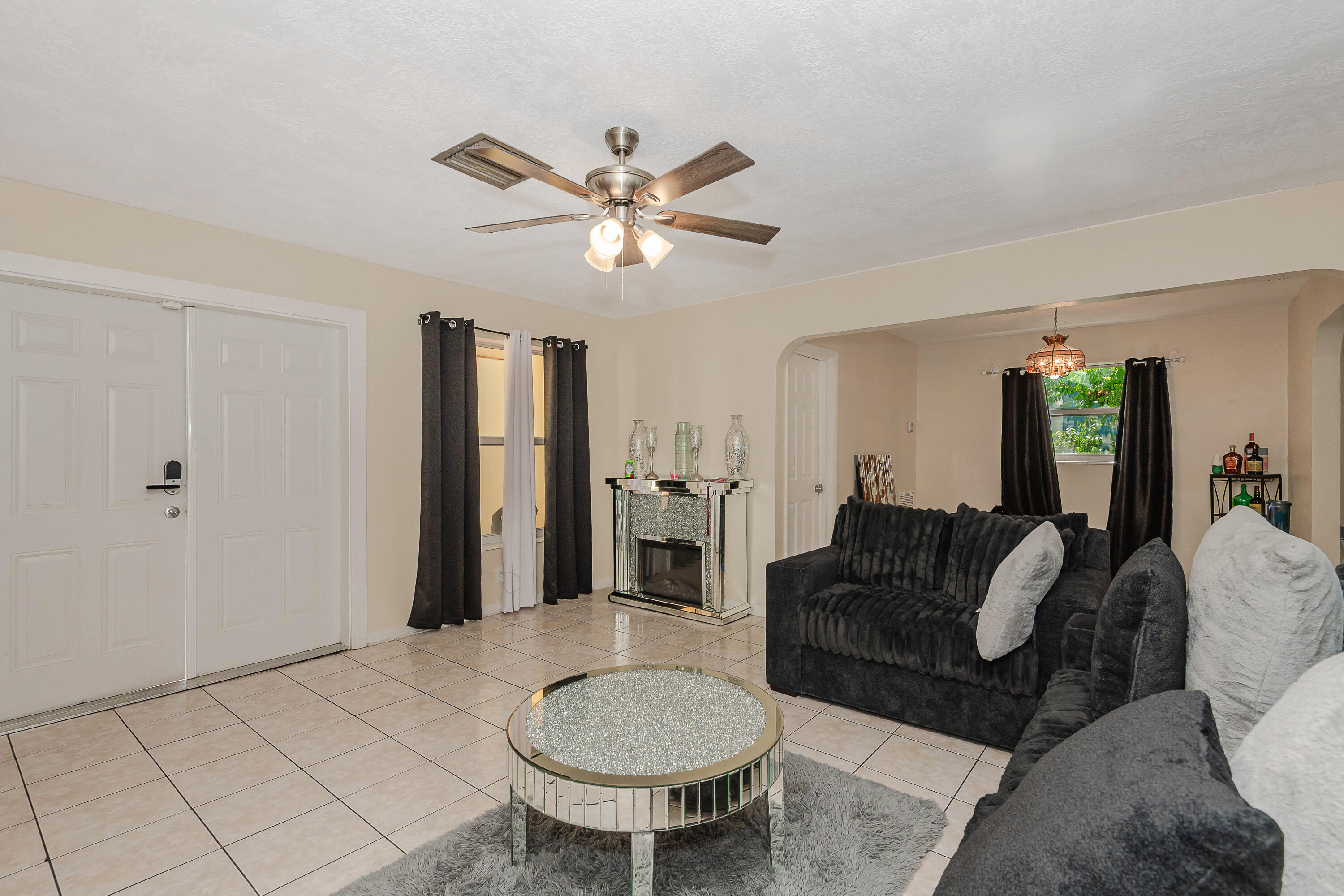 3611 NW 40TH, Lauderdale Lakes FL 33309