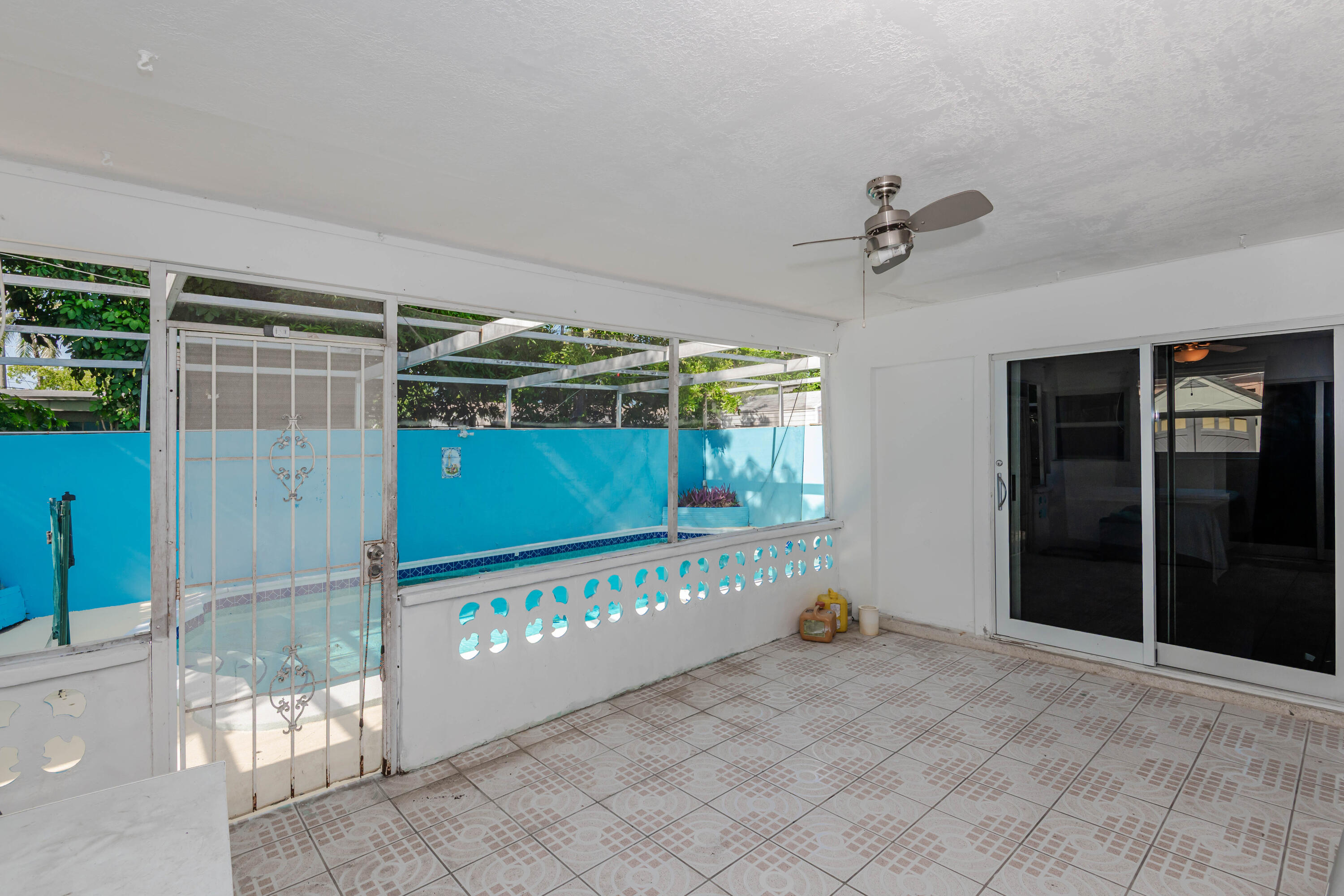 3611 NW 40TH, Lauderdale Lakes FL 33309