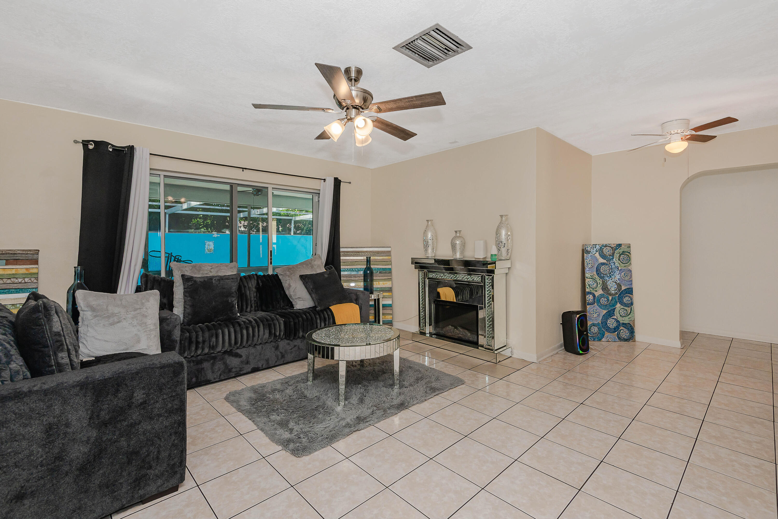 3611 NW 40TH, Lauderdale Lakes FL 33309
