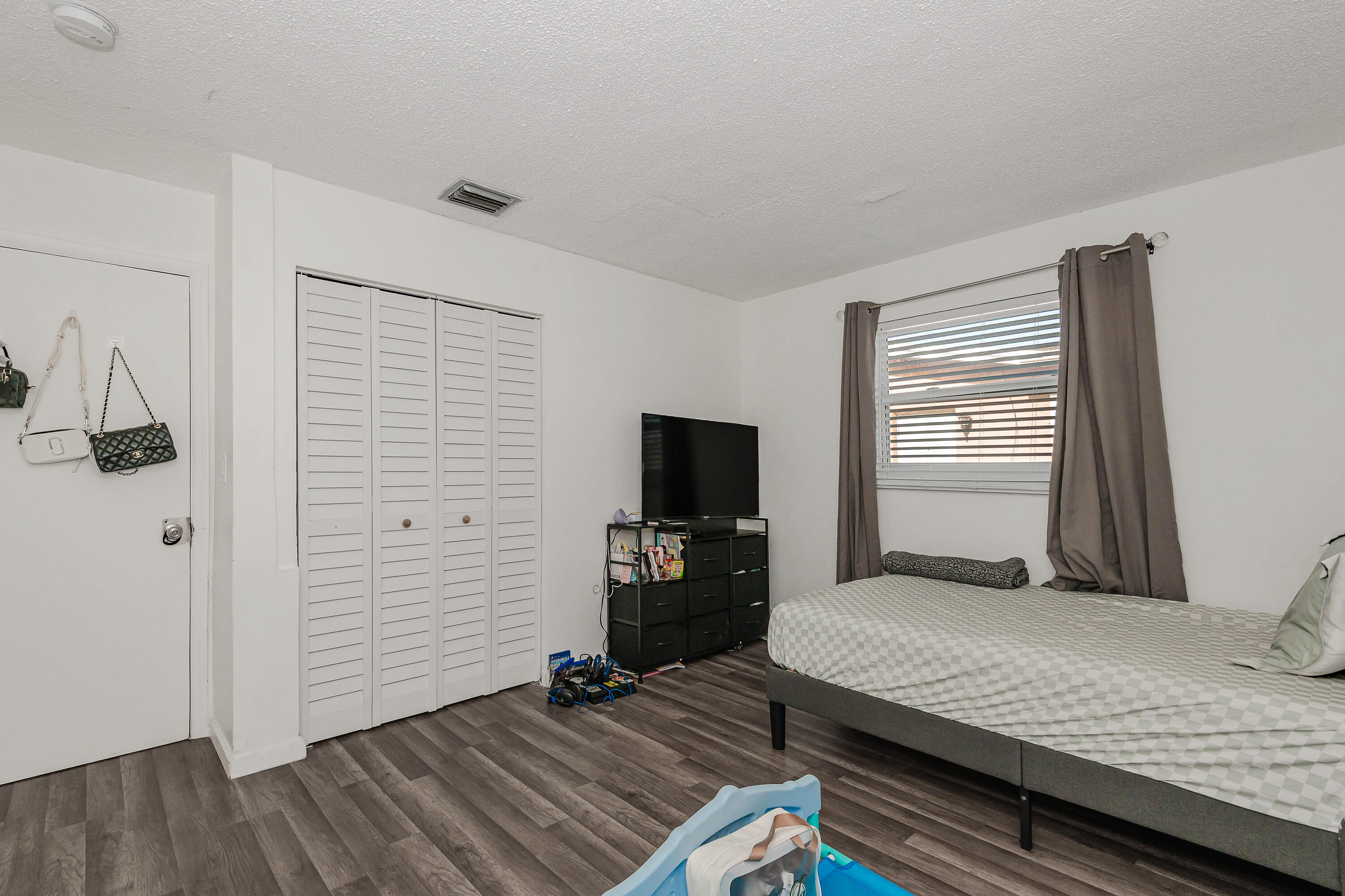 3611 NW 40TH, Lauderdale Lakes FL 33309