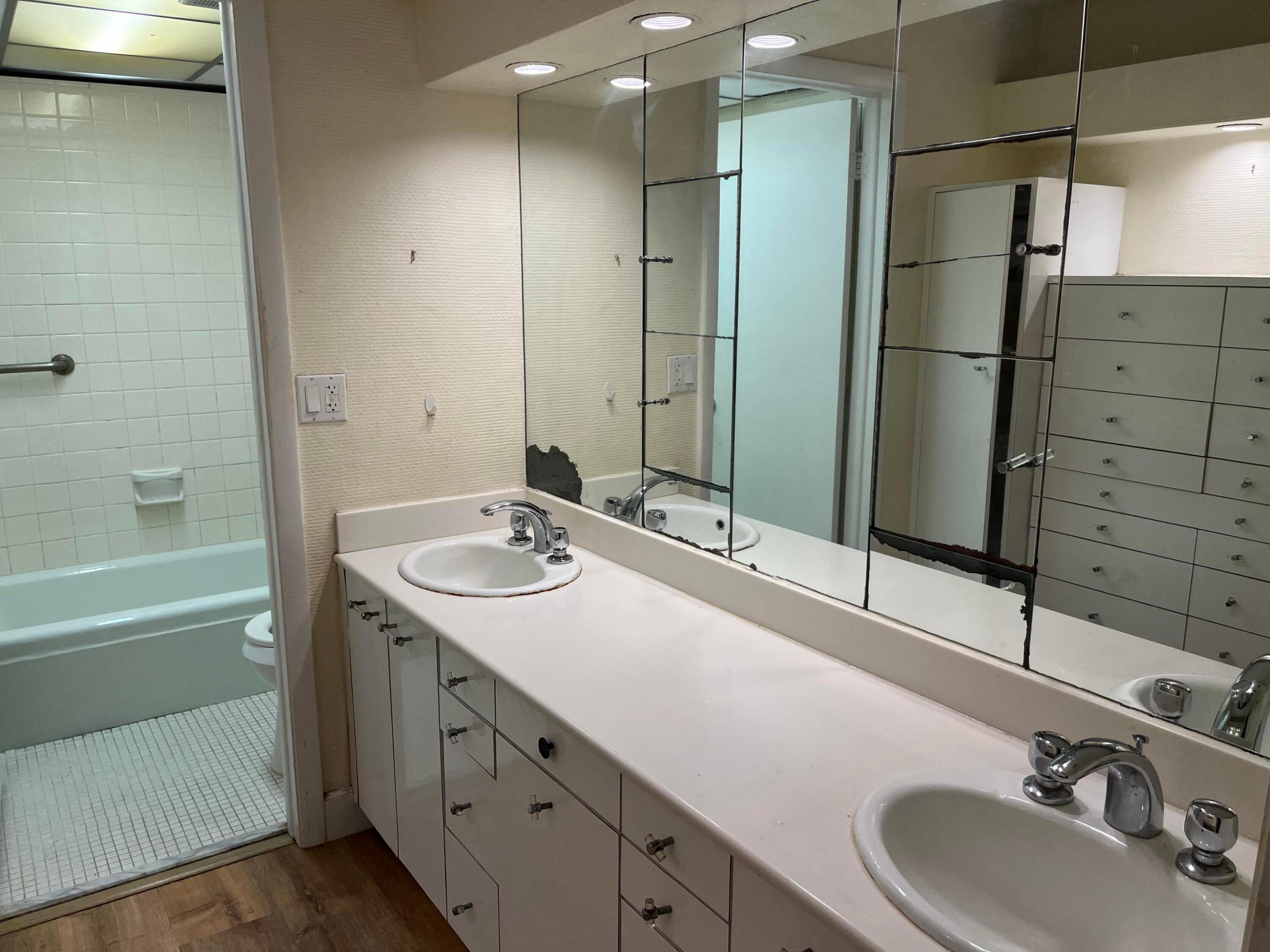 3760 INVERRARY #1T, Lauderhill FL 33319
