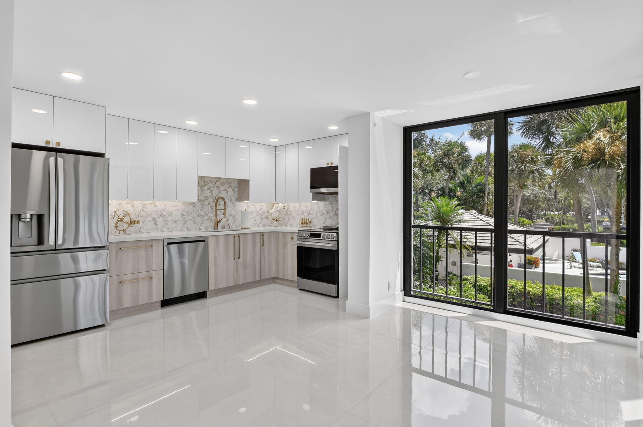7847 Lakeside #1021, Boca Raton FL 33434