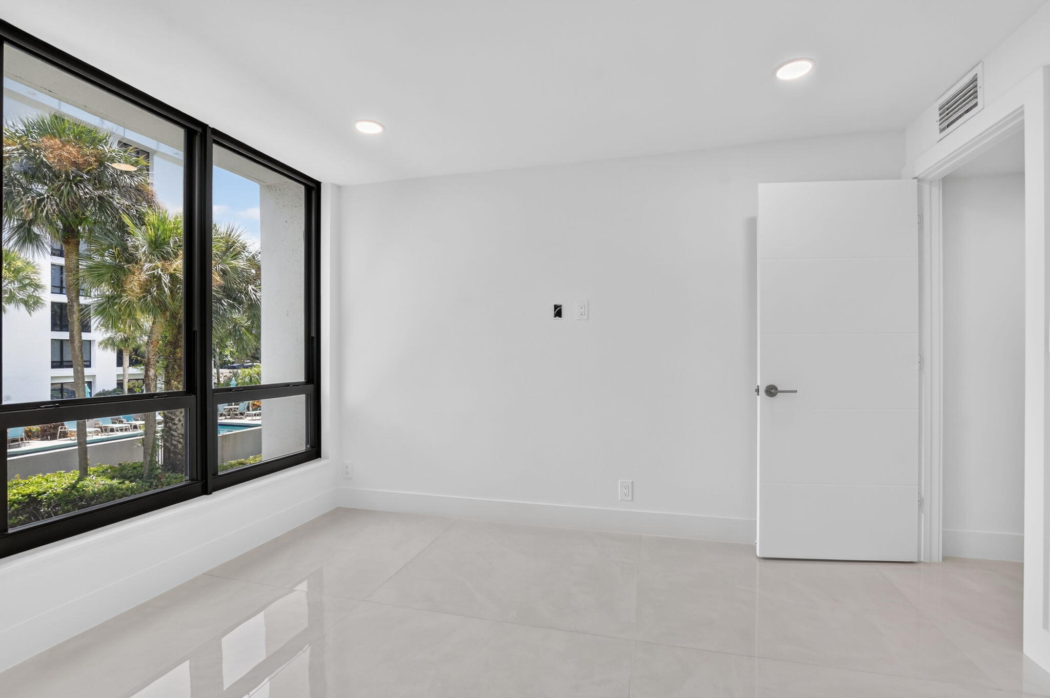 7847 Lakeside #1021, Boca Raton FL 33434