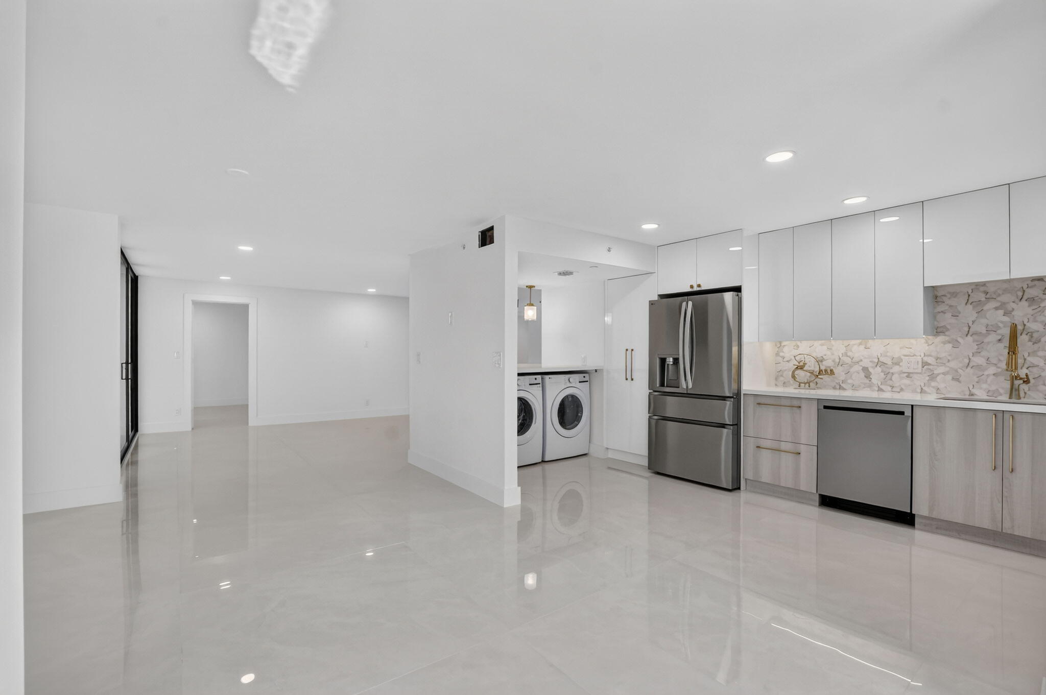 7847 Lakeside #1021, Boca Raton FL 33434