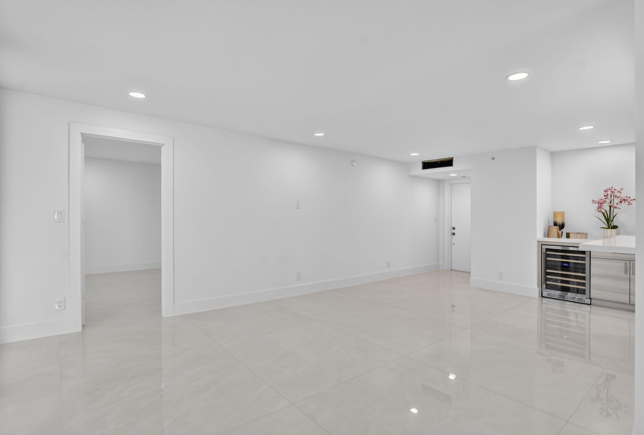 7847 Lakeside #1021, Boca Raton FL 33434