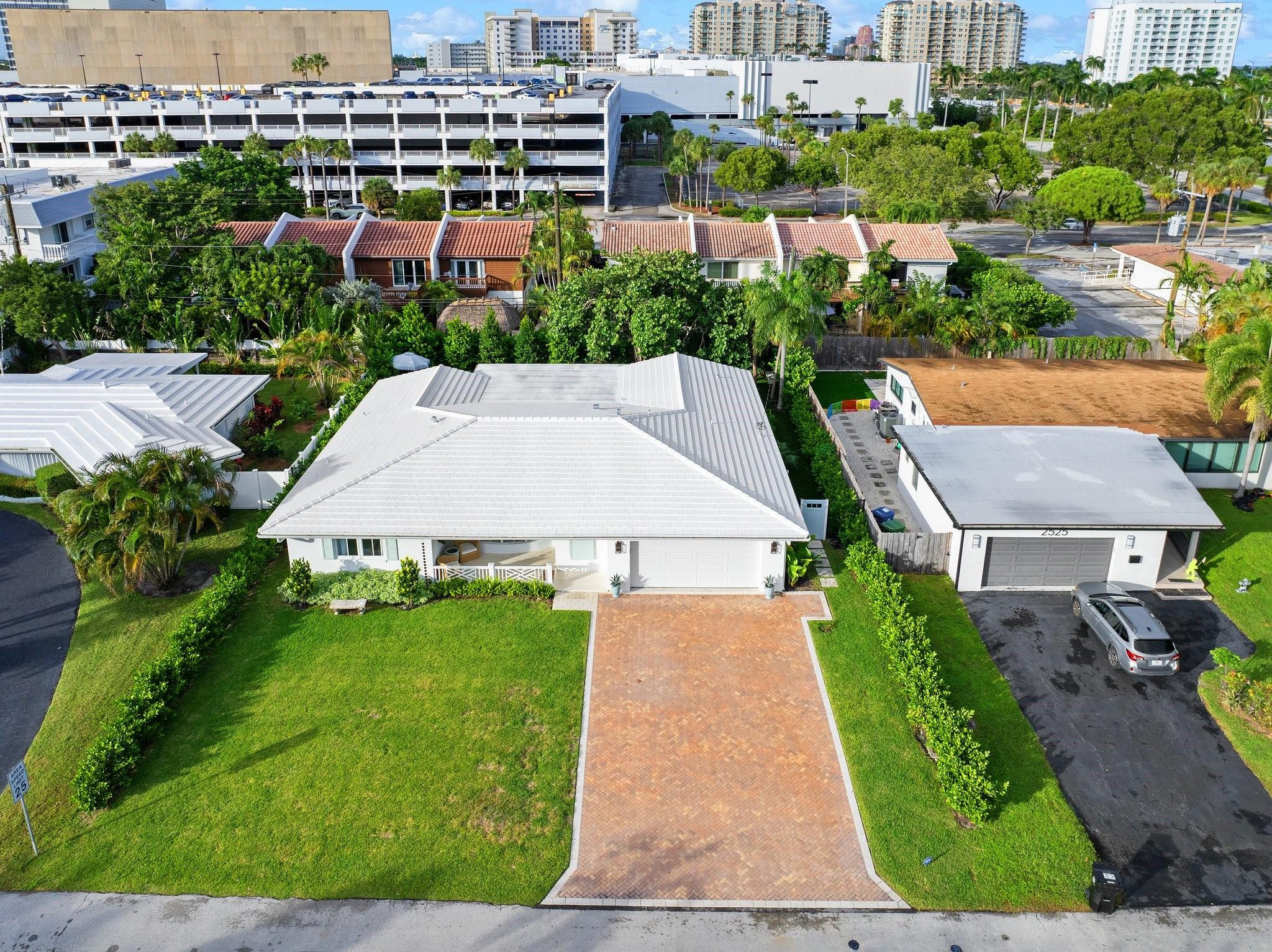 2519 NE 8TH, Fort Lauderdale FL 33304