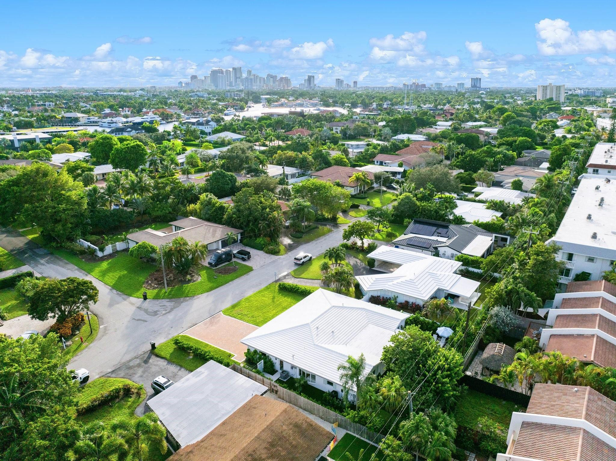 2519 NE 8TH, Fort Lauderdale FL 33304