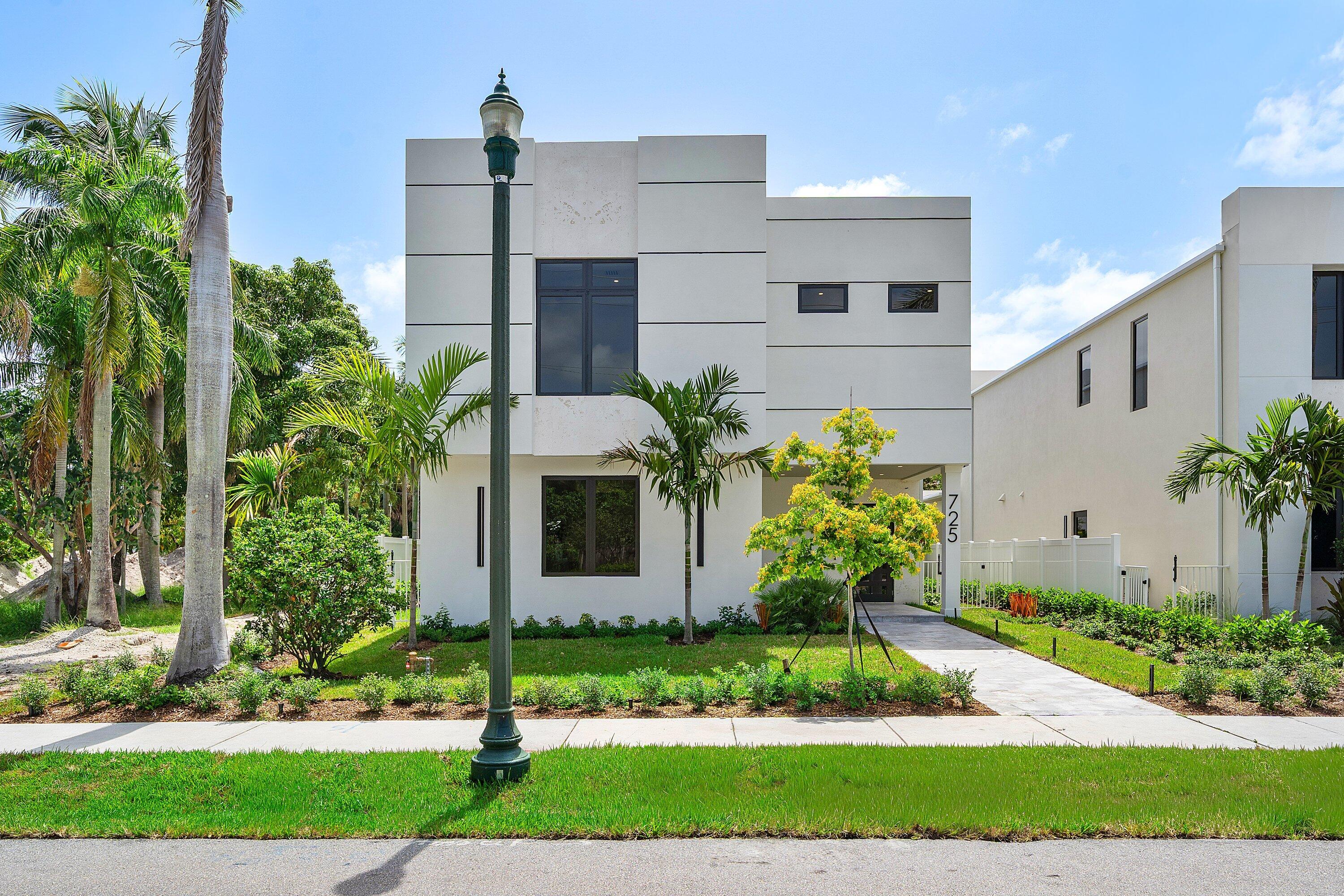 725 SE 4TH, Delray Beach FL 33483