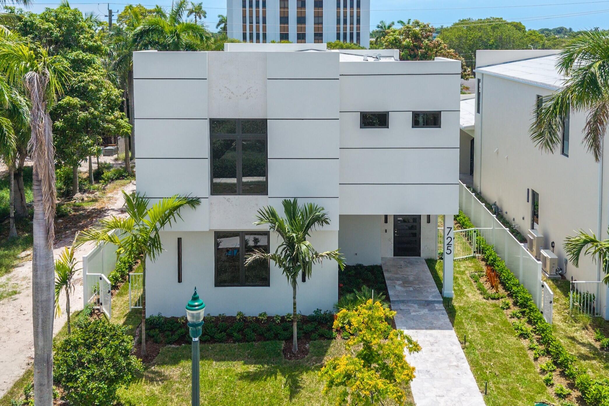 725 SE 4TH, Delray Beach FL 33483