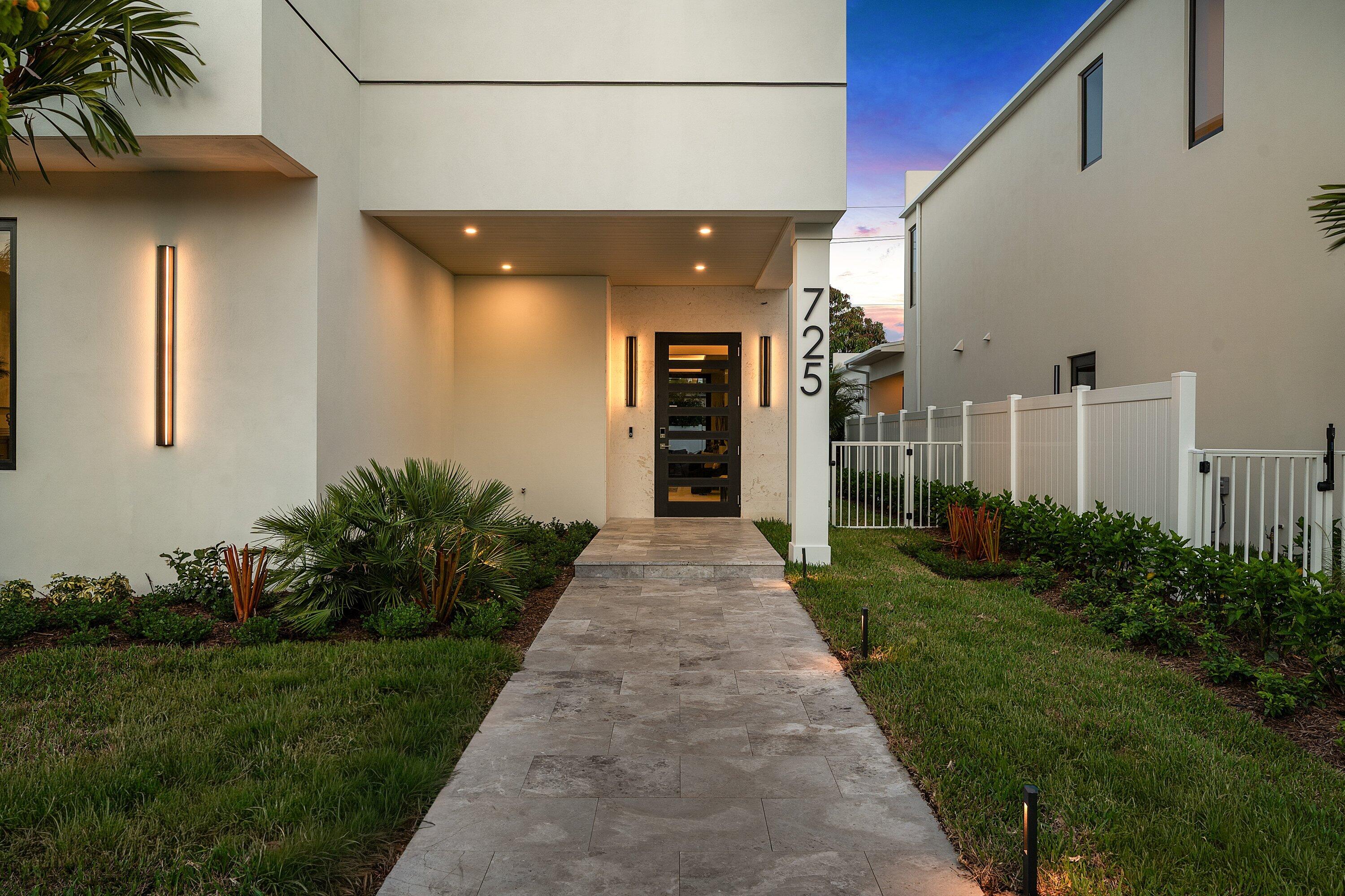 725 SE 4TH, Delray Beach FL 33483