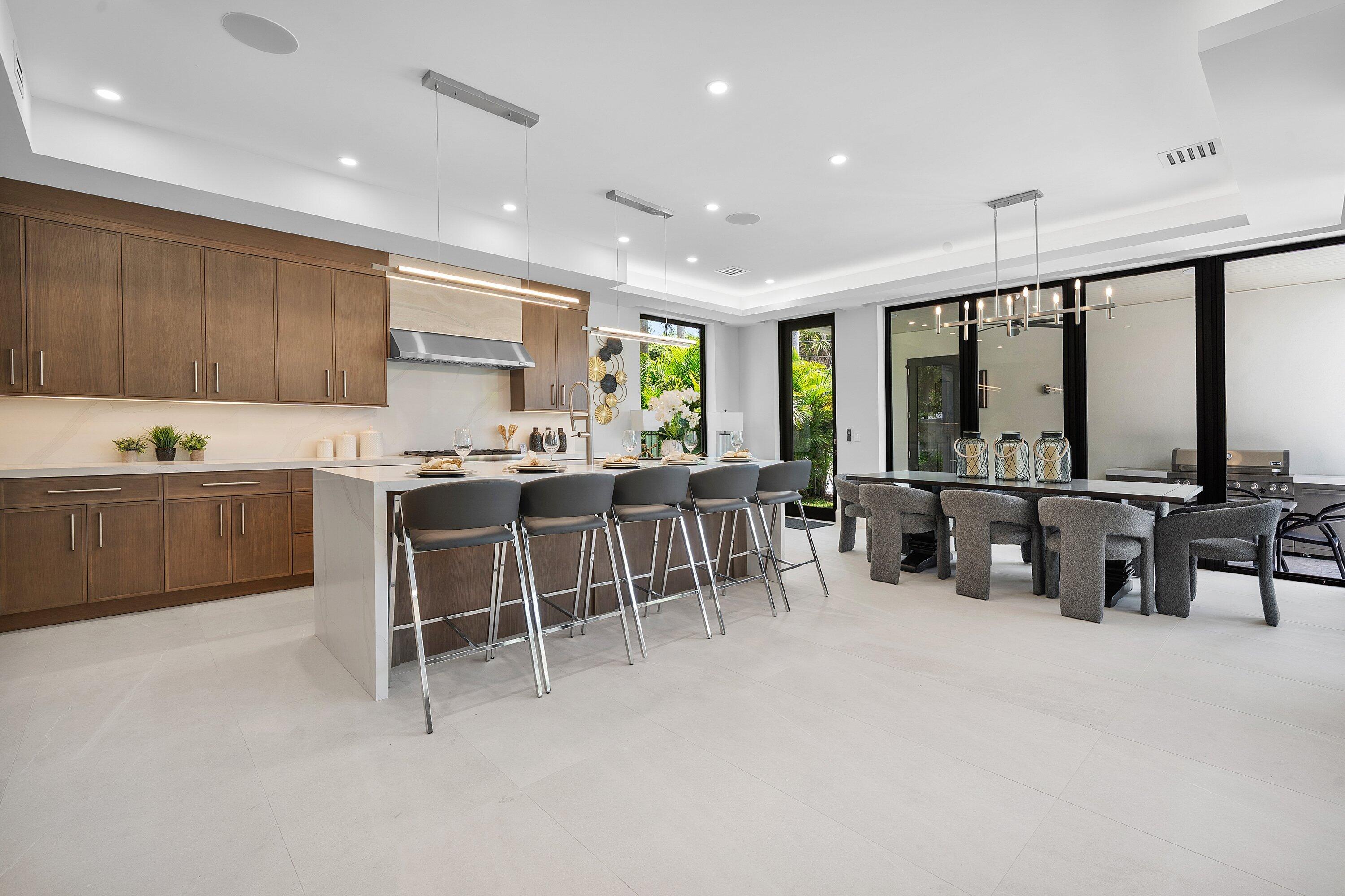 725 SE 4TH, Delray Beach FL 33483