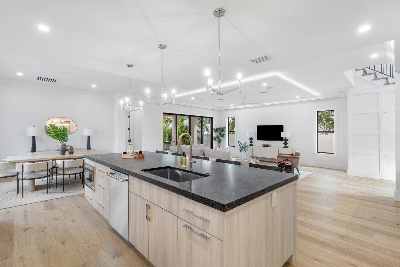 735 SE 4TH, Delray Beach FL 33483
