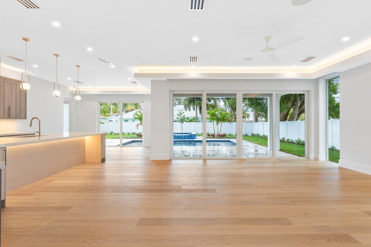 735 SE 4TH, Delray Beach FL 33483