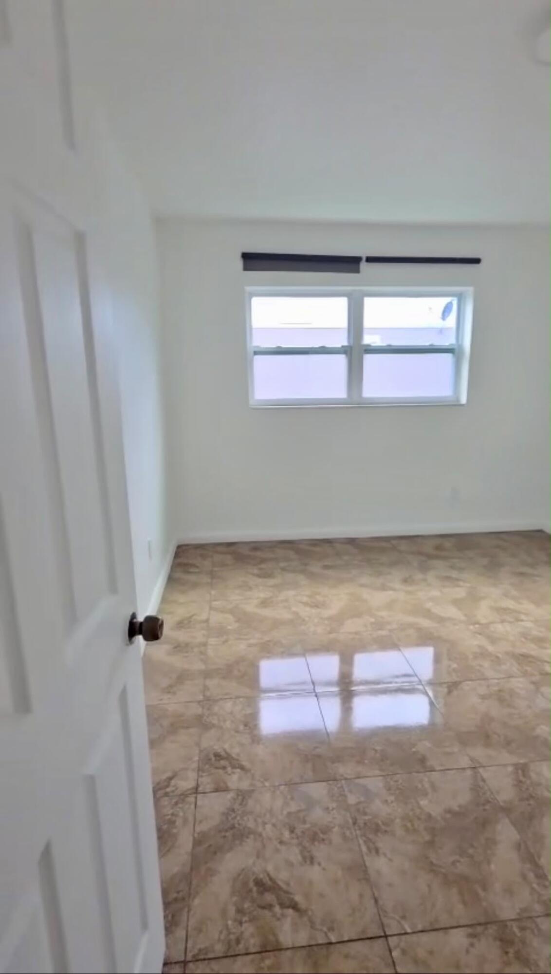 3640 NW 9TH #306, Miami FL 33125