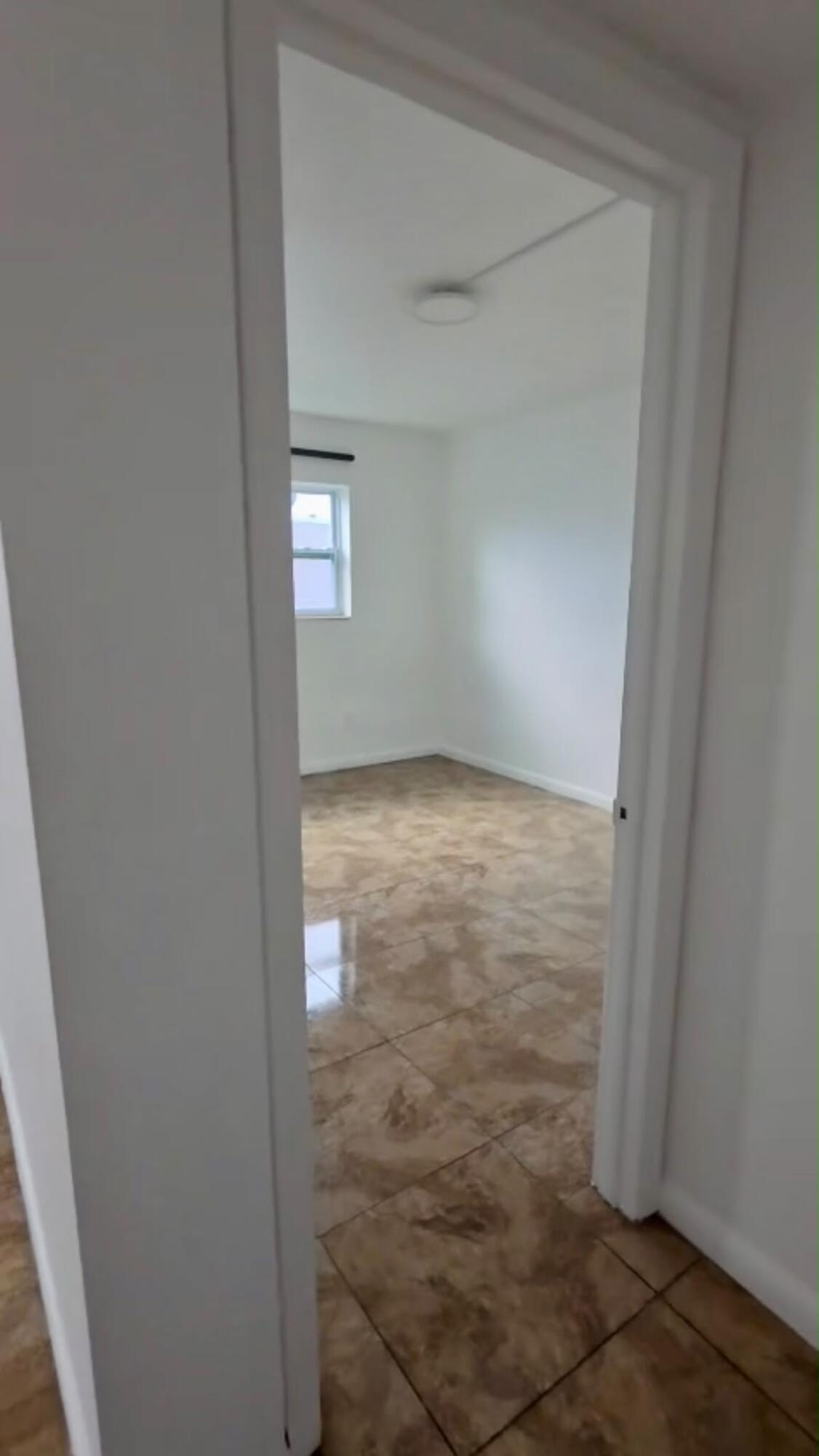 3640 NW 9TH #306, Miami FL 33125