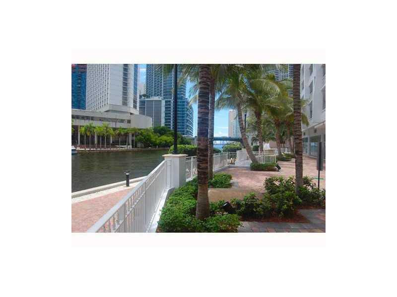 31 SE 5TH #202, Miami FL 33131