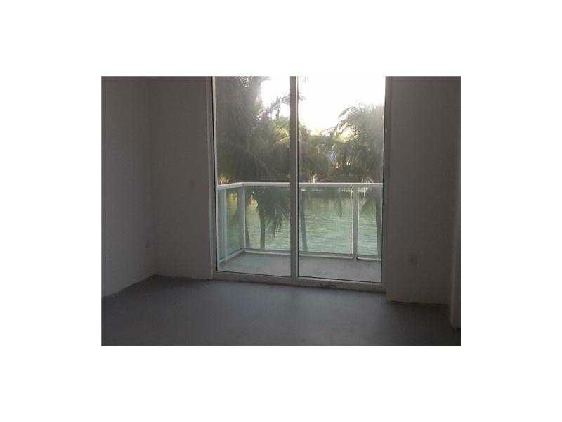 31 SE 5TH #202, Miami FL 33131