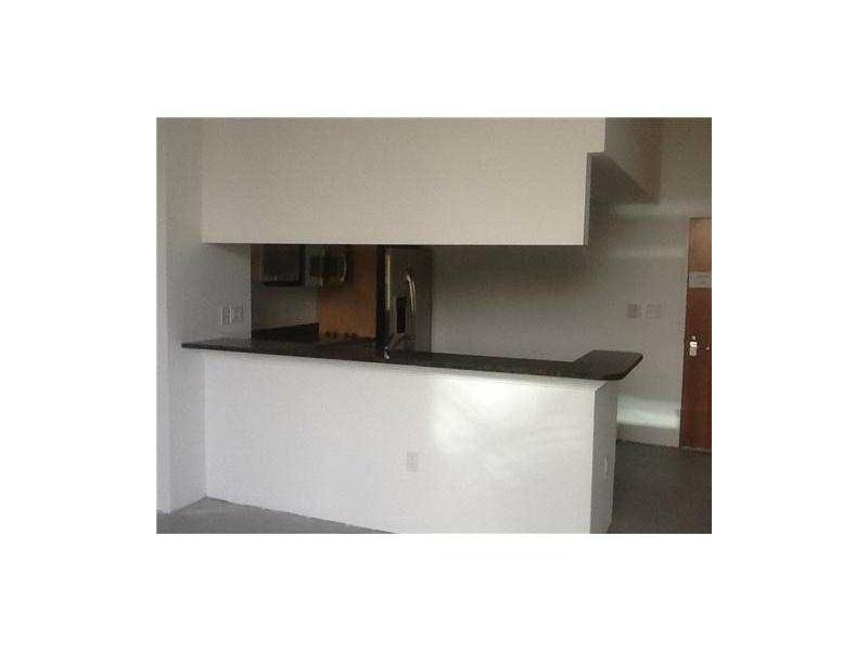 31 SE 5TH #202, Miami FL 33131
