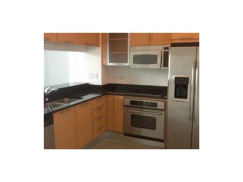 31 SE 5TH #202, Miami FL 33131