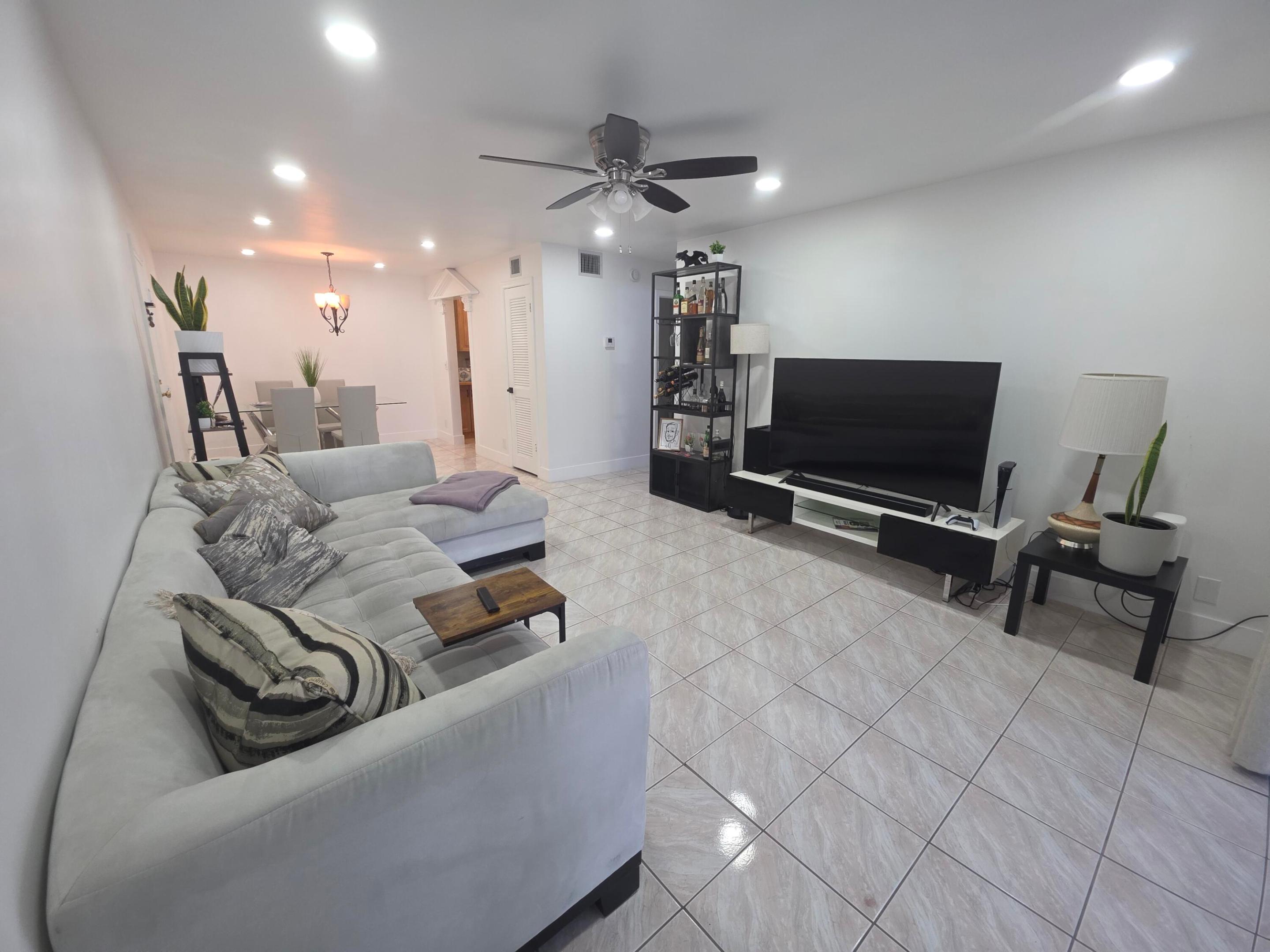 6391 Bay Club #4, Fort Lauderdale FL 33308
