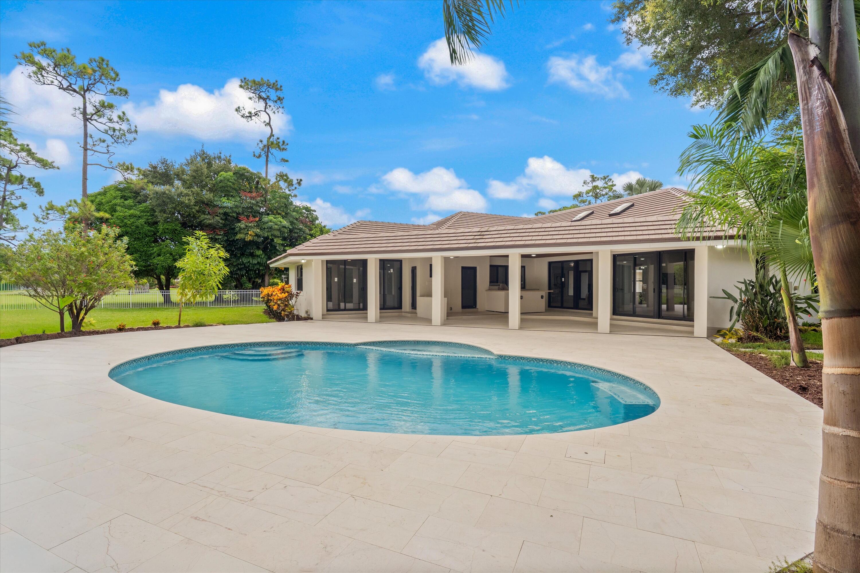 460 Glenbrook, Atlantis FL 33462
