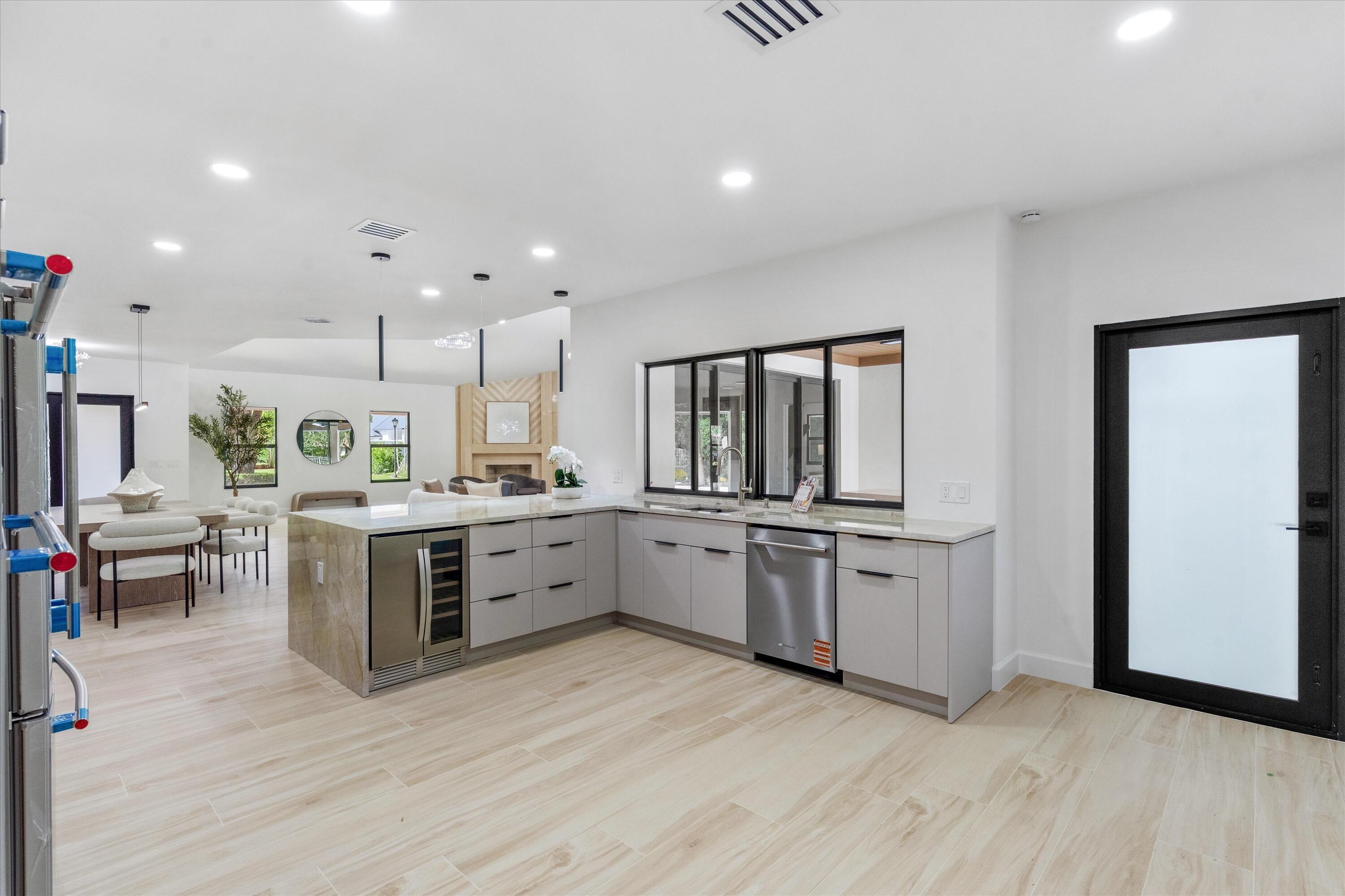 460 Glenbrook, Atlantis FL 33462