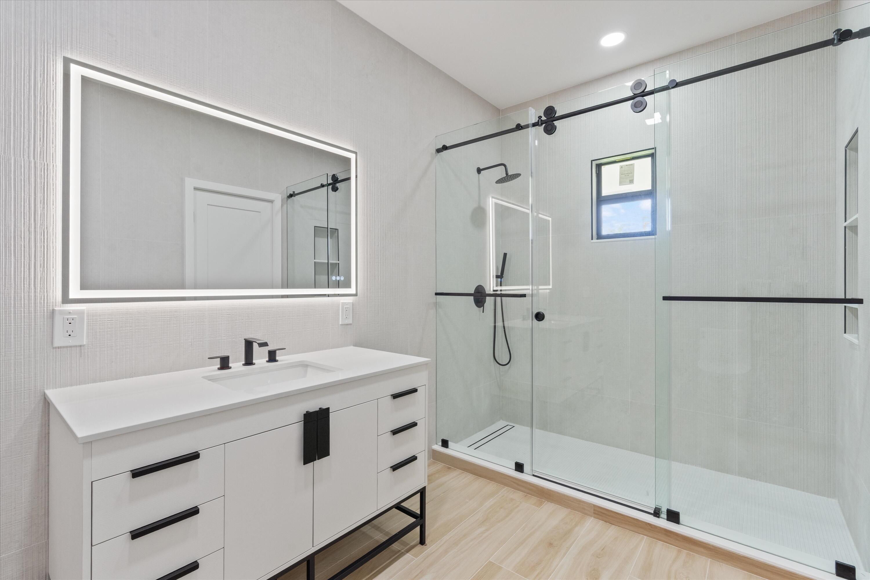 460 Glenbrook, Atlantis FL 33462