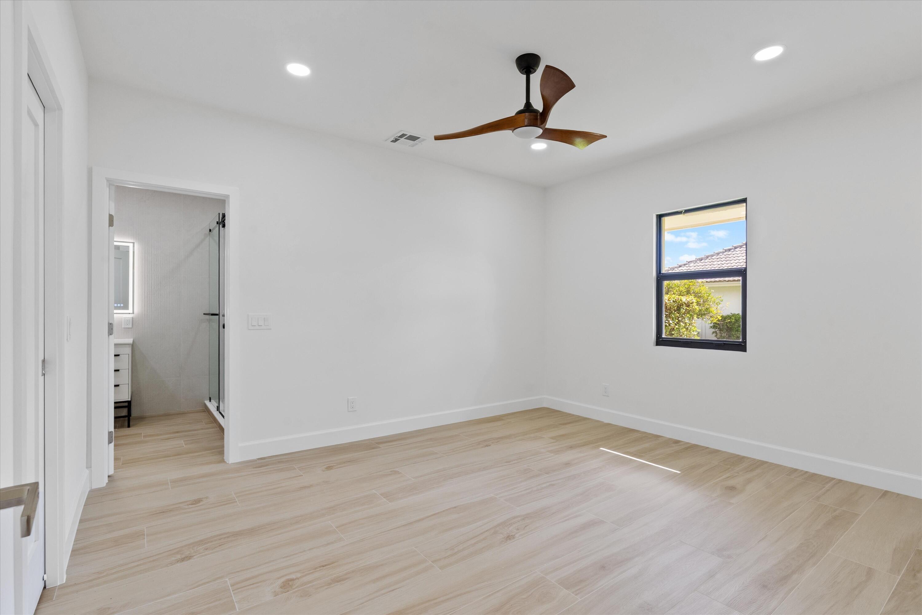 460 Glenbrook, Atlantis FL 33462
