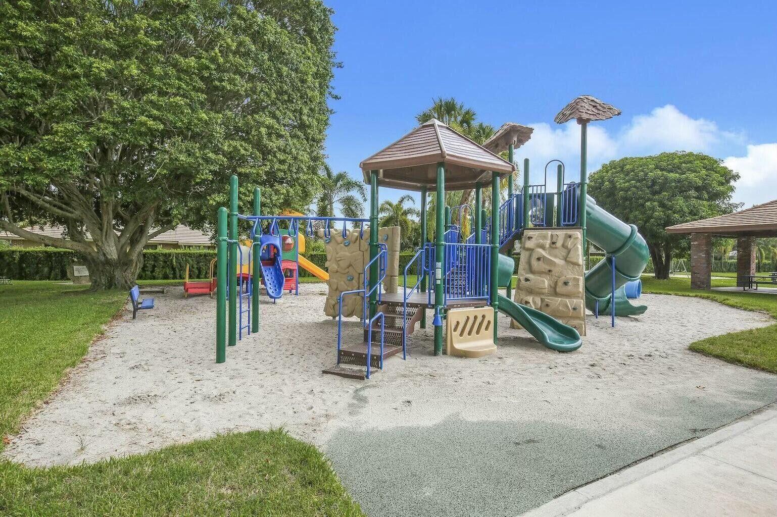 460 Glenbrook, Atlantis FL 33462