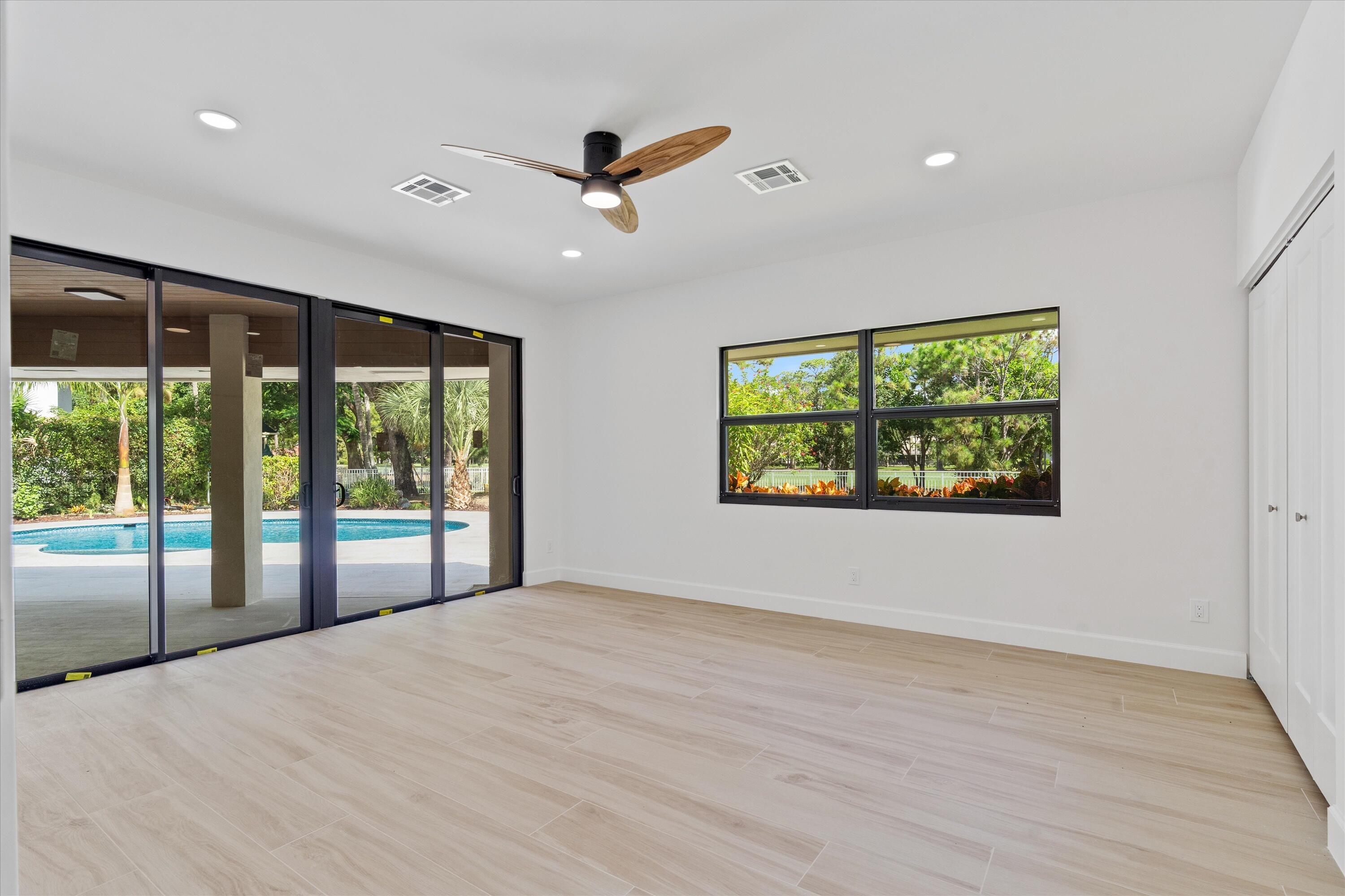 460 Glenbrook, Atlantis FL 33462