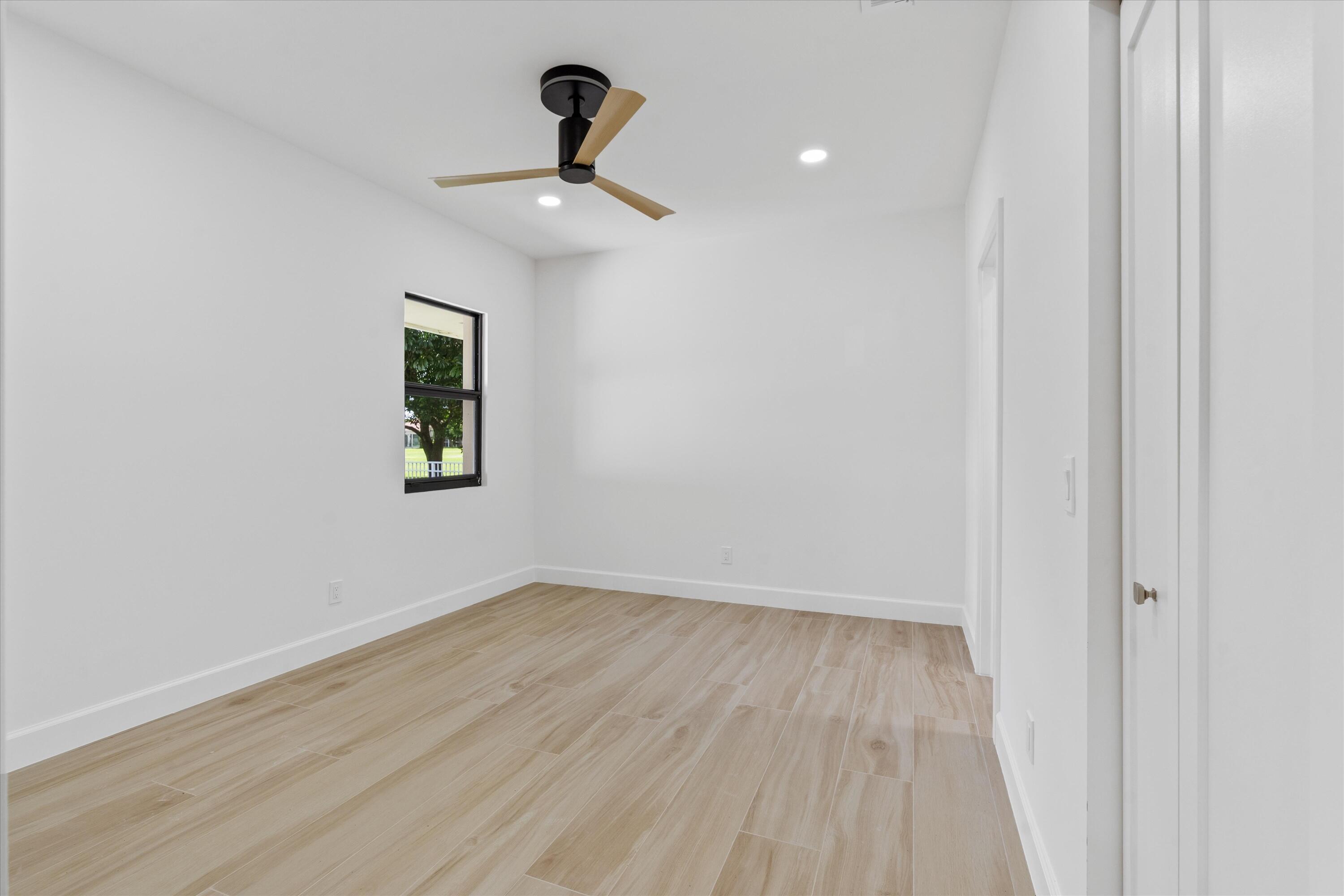 460 Glenbrook, Atlantis FL 33462