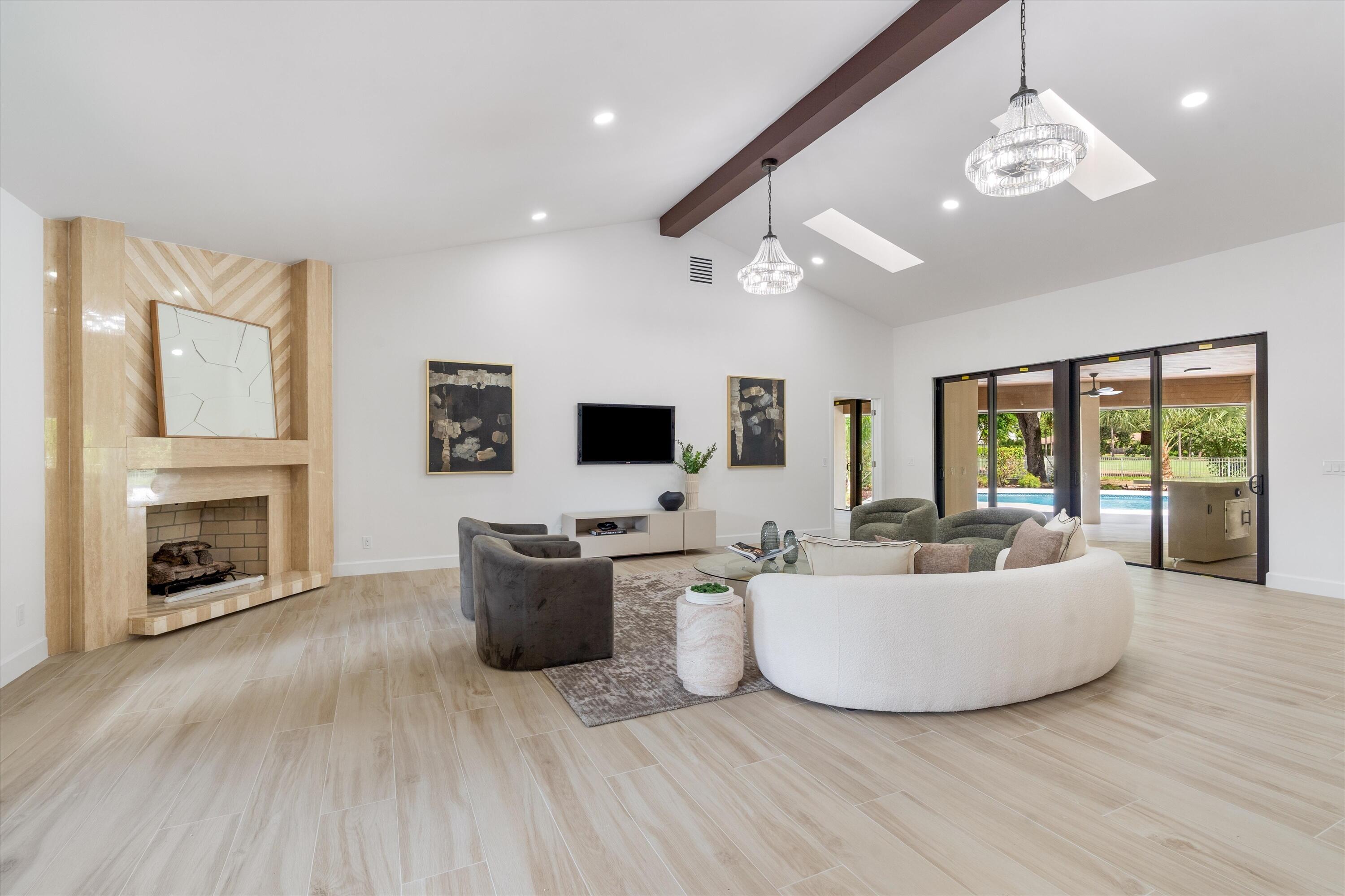 460 Glenbrook, Atlantis FL 33462