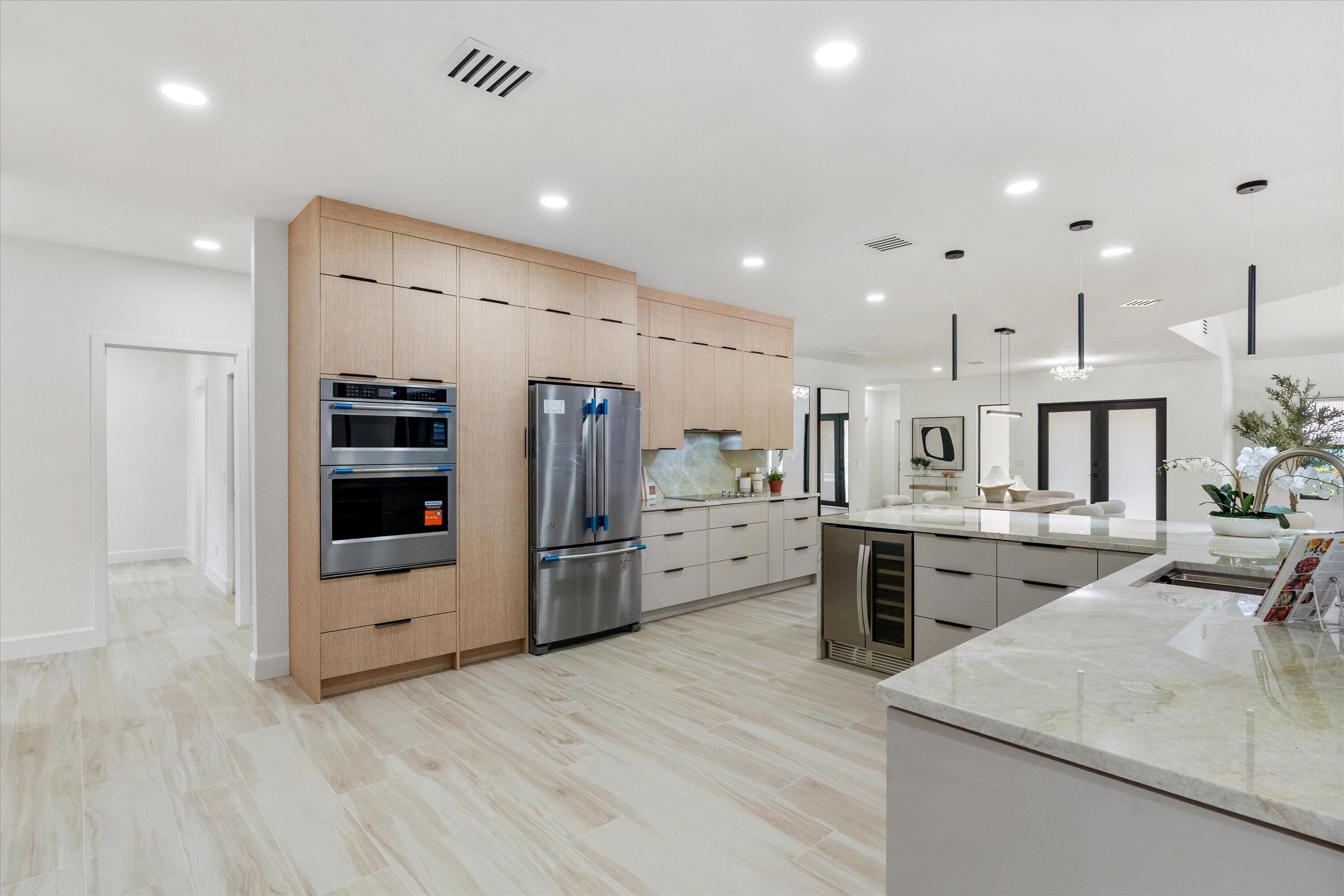 460 Glenbrook, Atlantis FL 33462