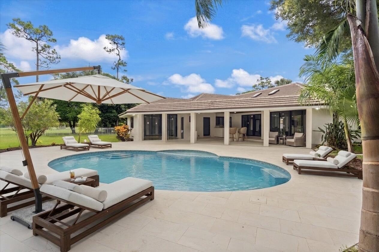 460 Glenbrook, Atlantis FL 33462