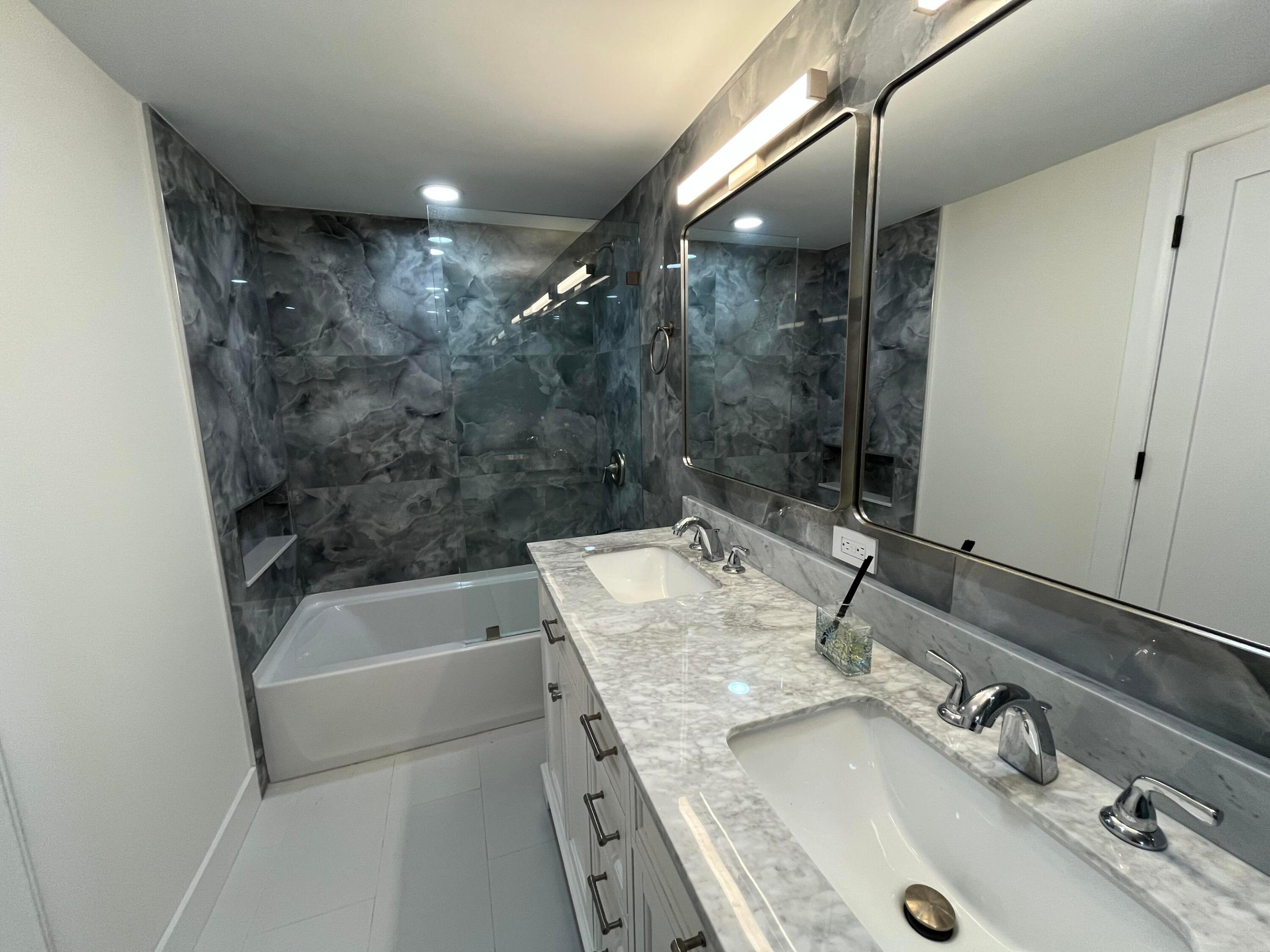 120 W 22ND, Riviera Beach FL 33404