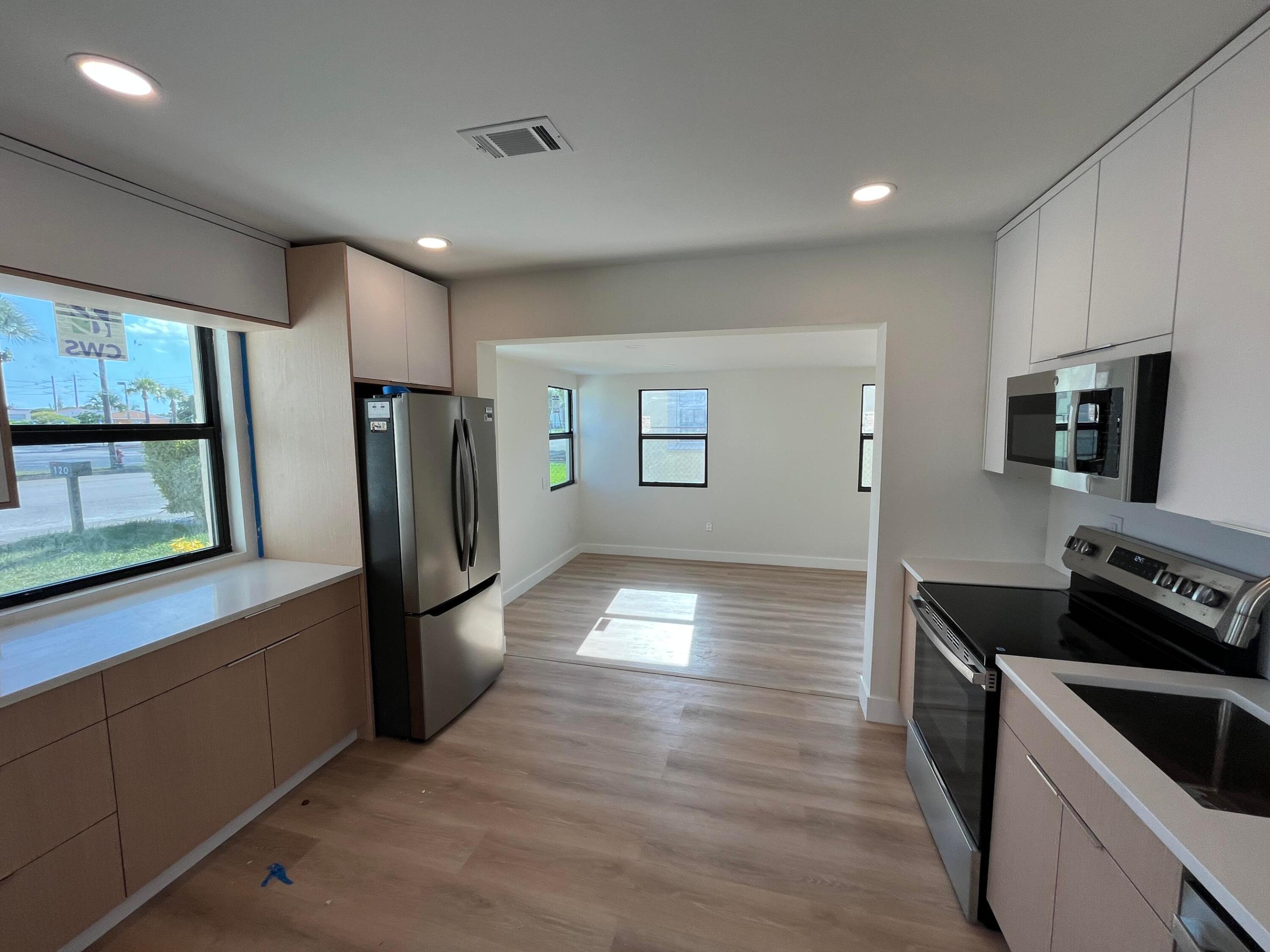 120 W 22ND, Riviera Beach FL 33404