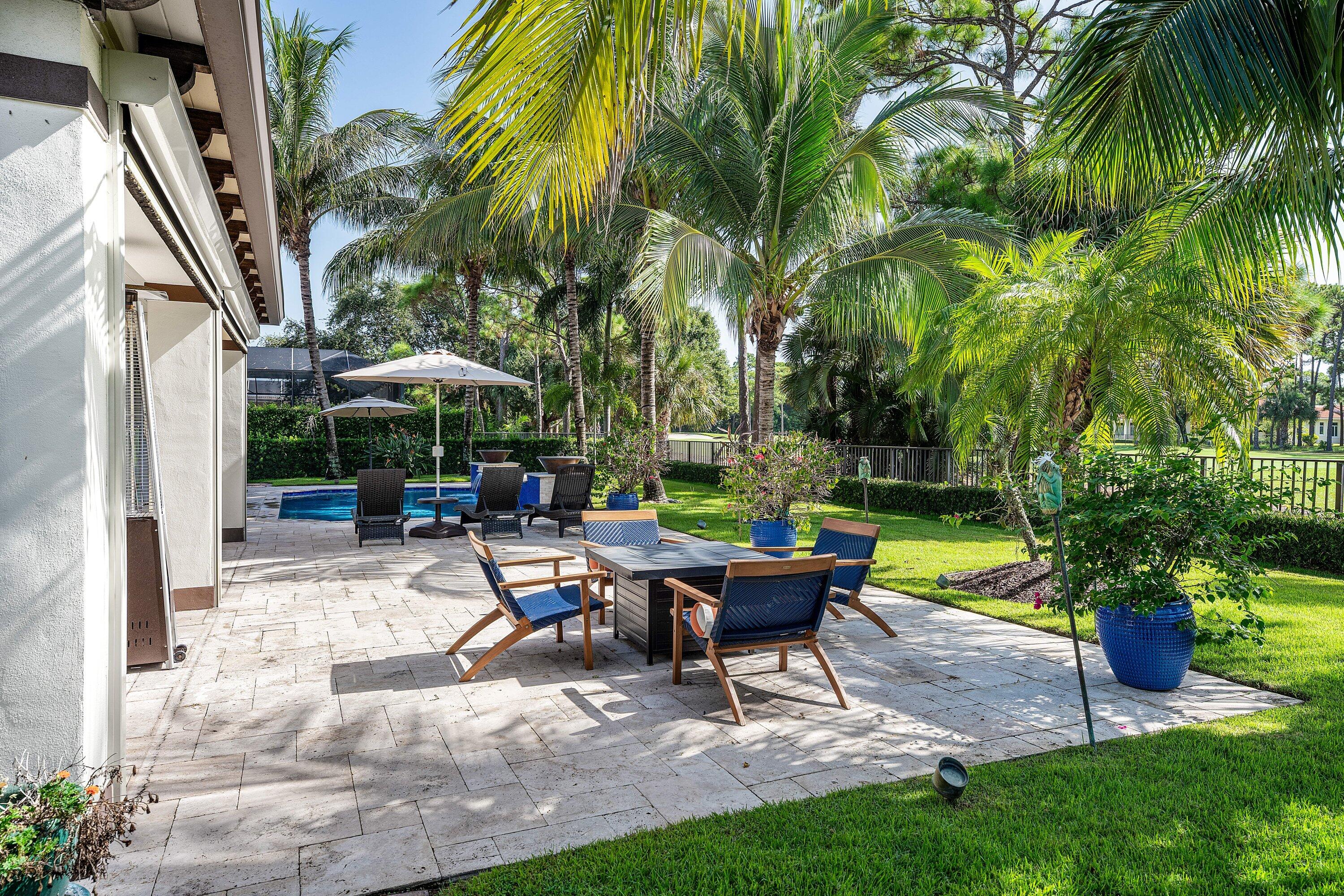 586 N Country Club, Atlantis FL 33462
