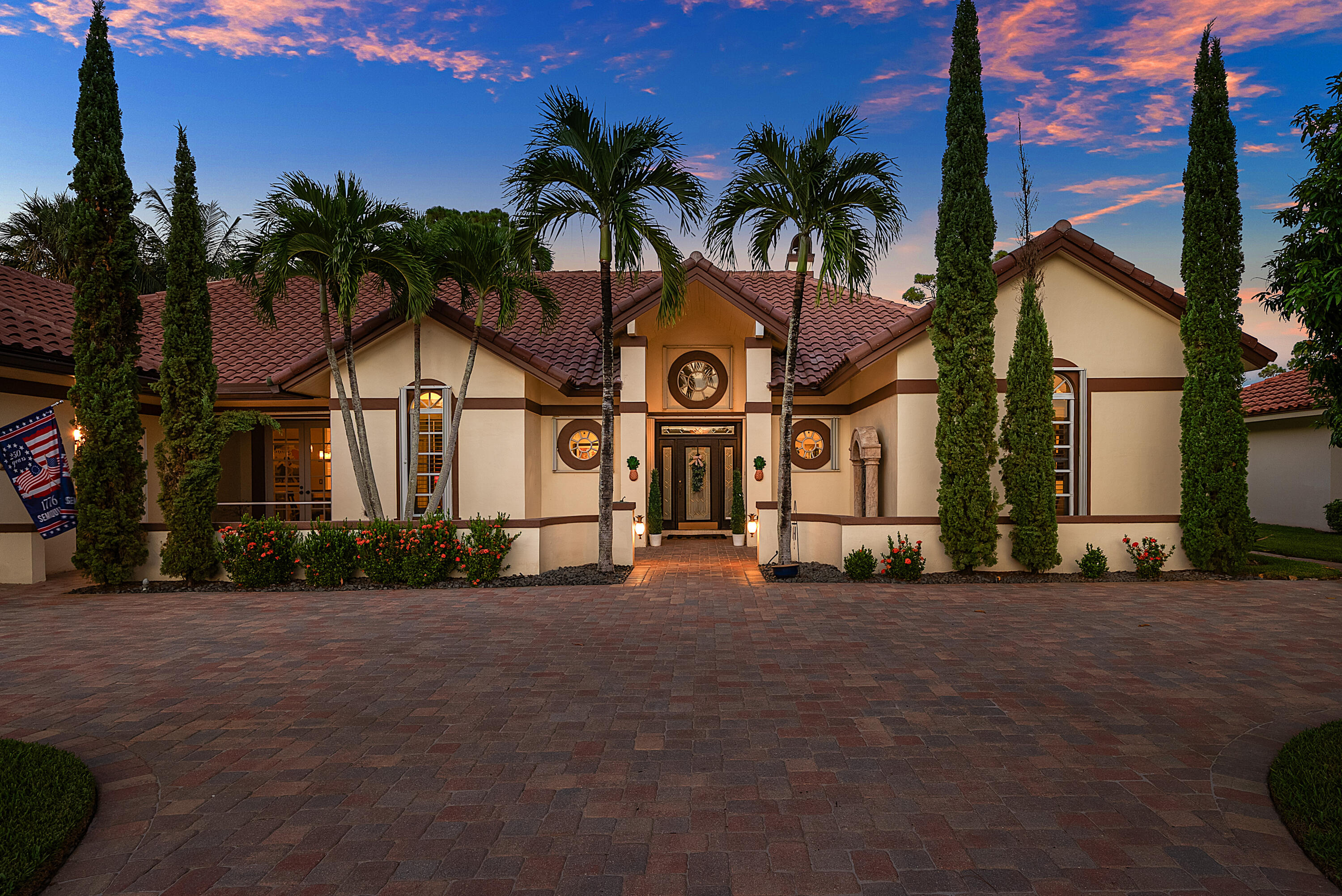 586 N Country Club, Atlantis FL 33462