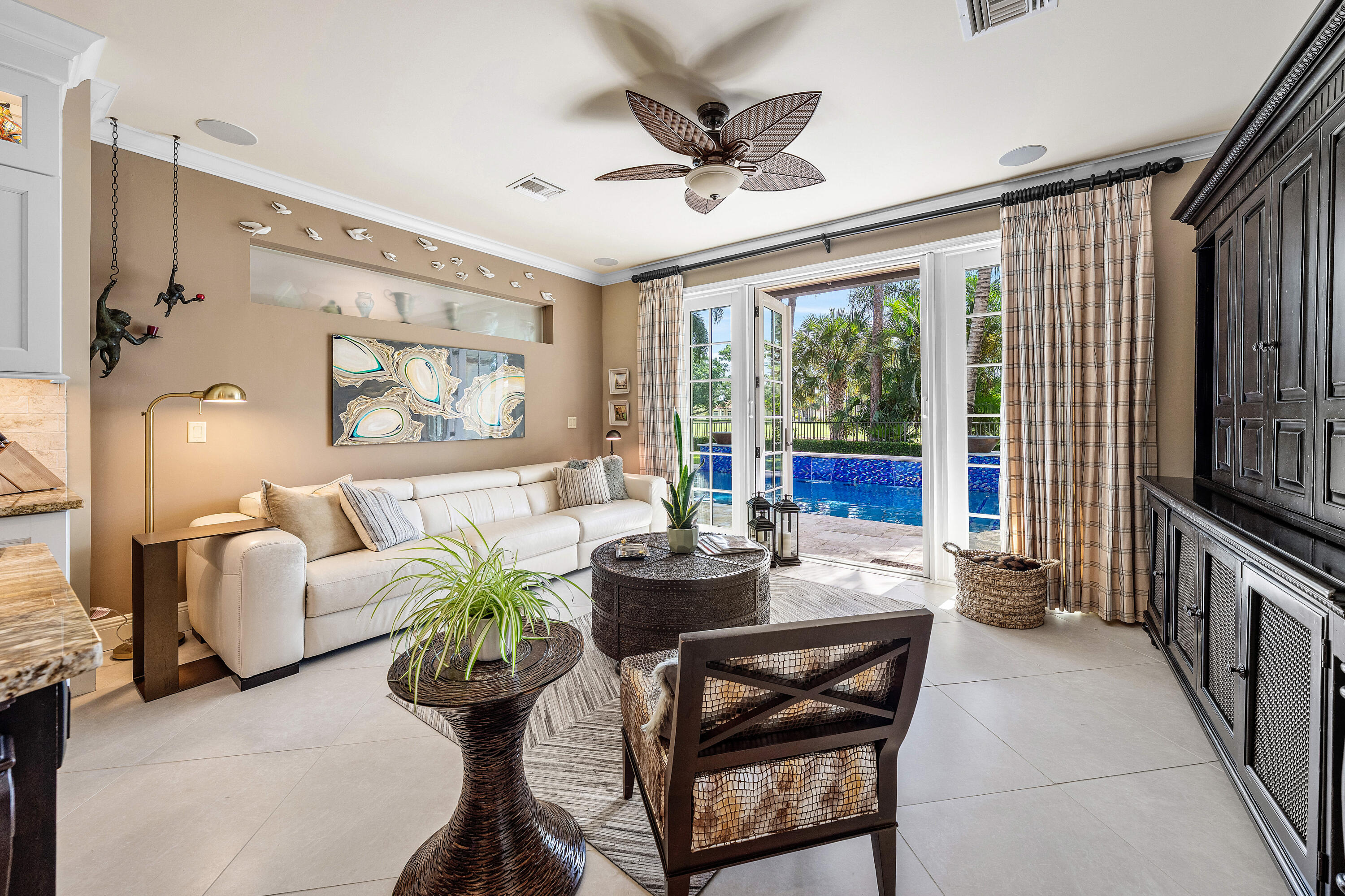 586 N Country Club, Atlantis FL 33462