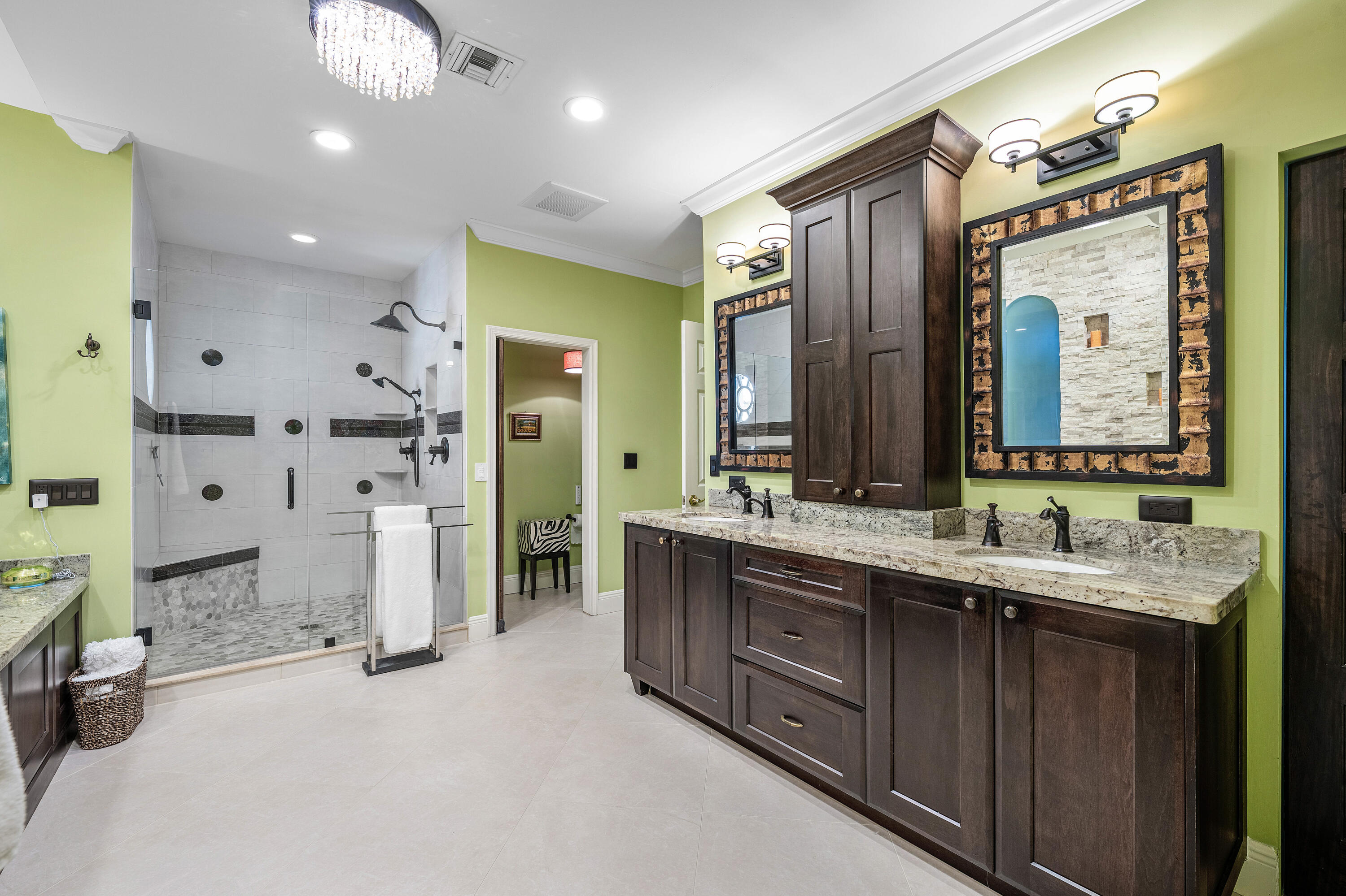 586 N Country Club, Atlantis FL 33462