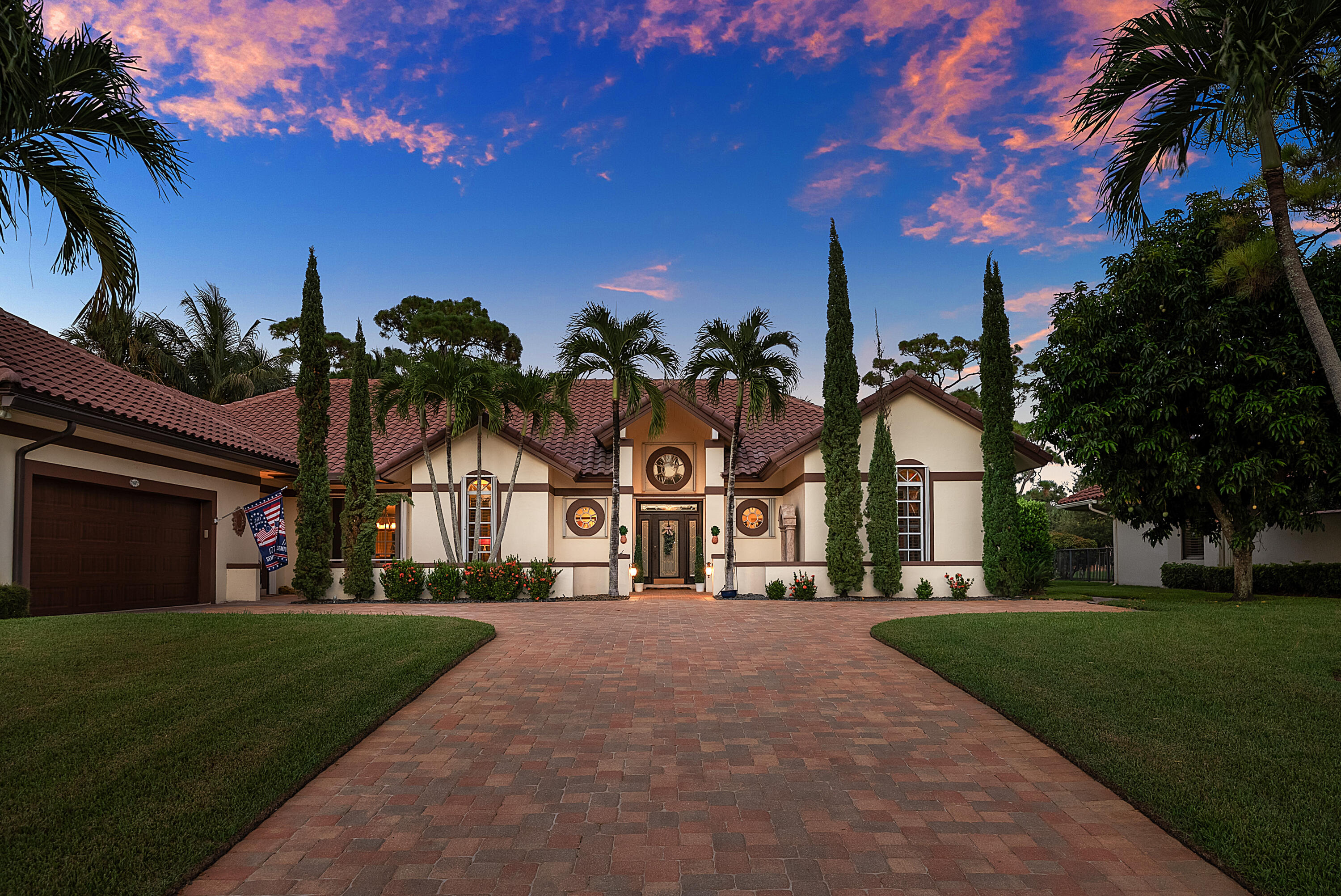 586 N Country Club, Atlantis FL 33462
