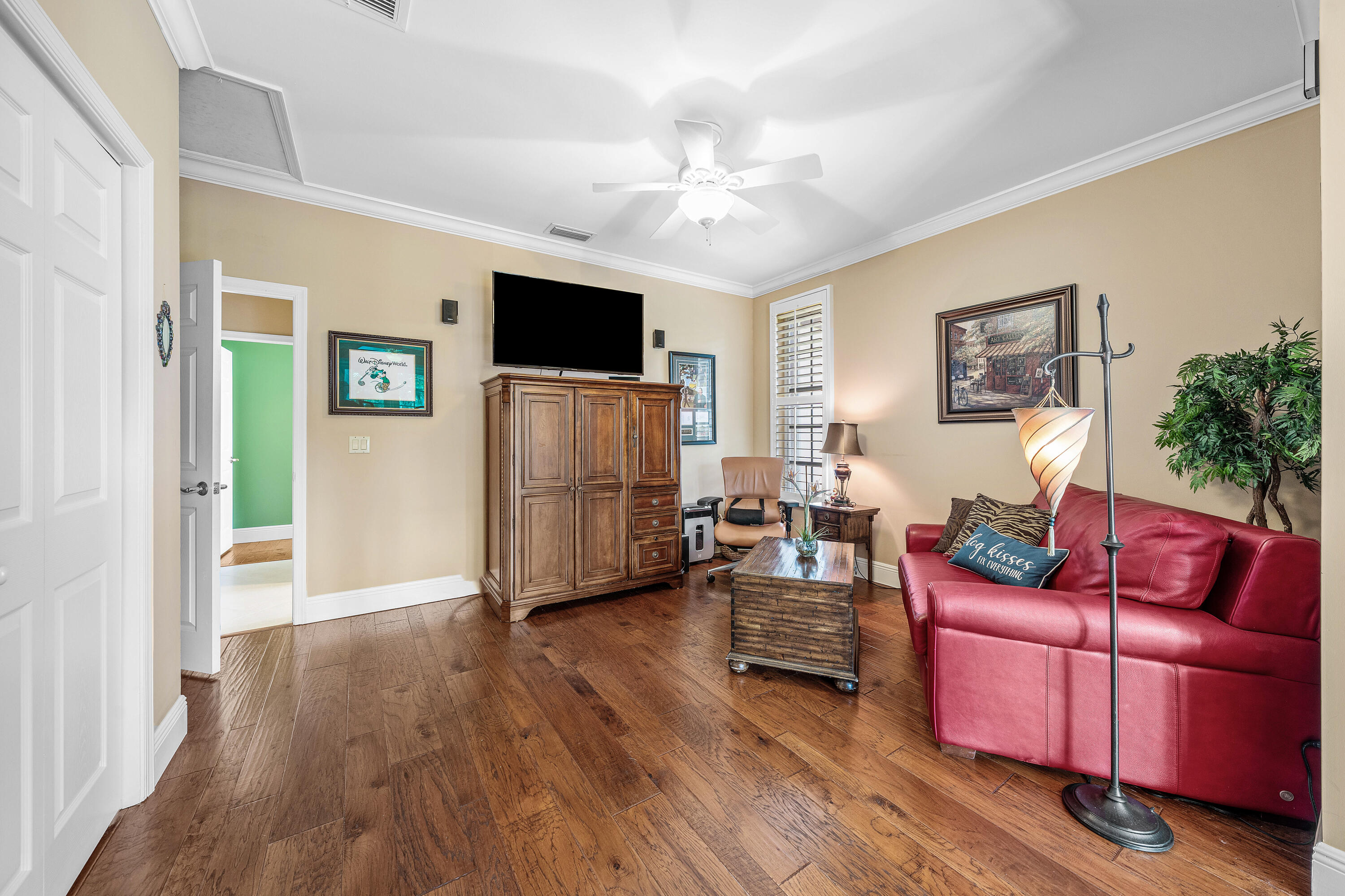 586 N Country Club, Atlantis FL 33462